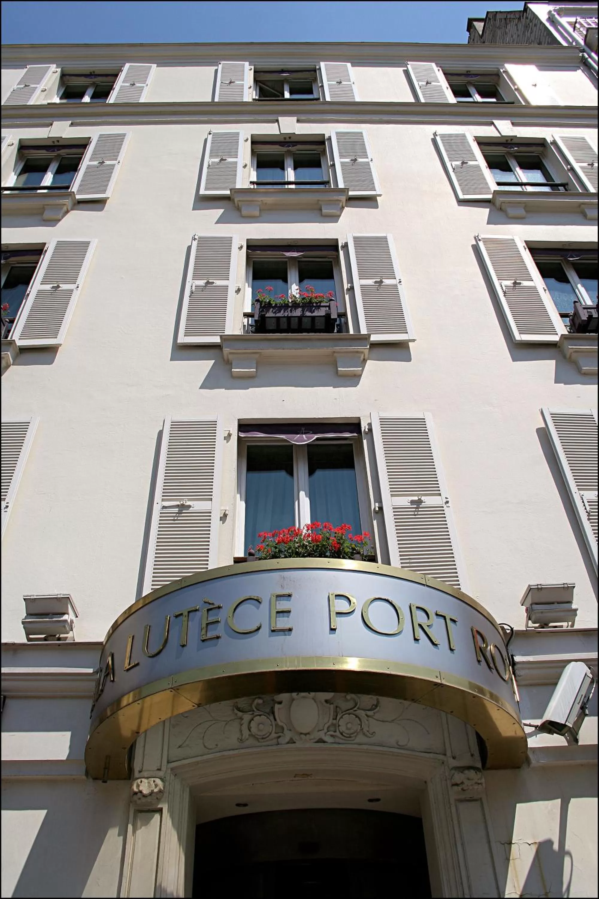 Facade/entrance in Villa Lutèce Port Royal