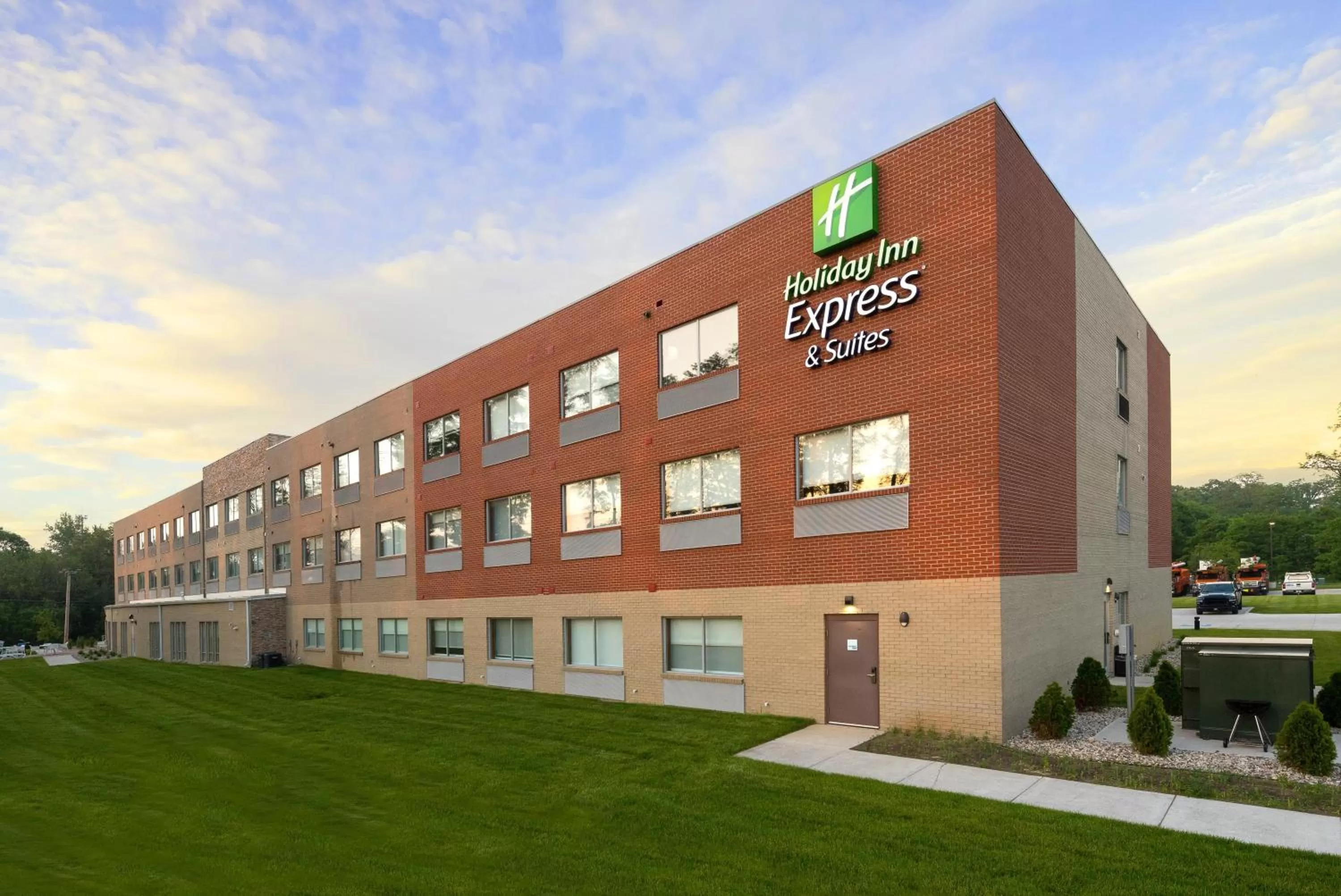 Property building in Holiday Inn Express & Suites - Portage by IHG