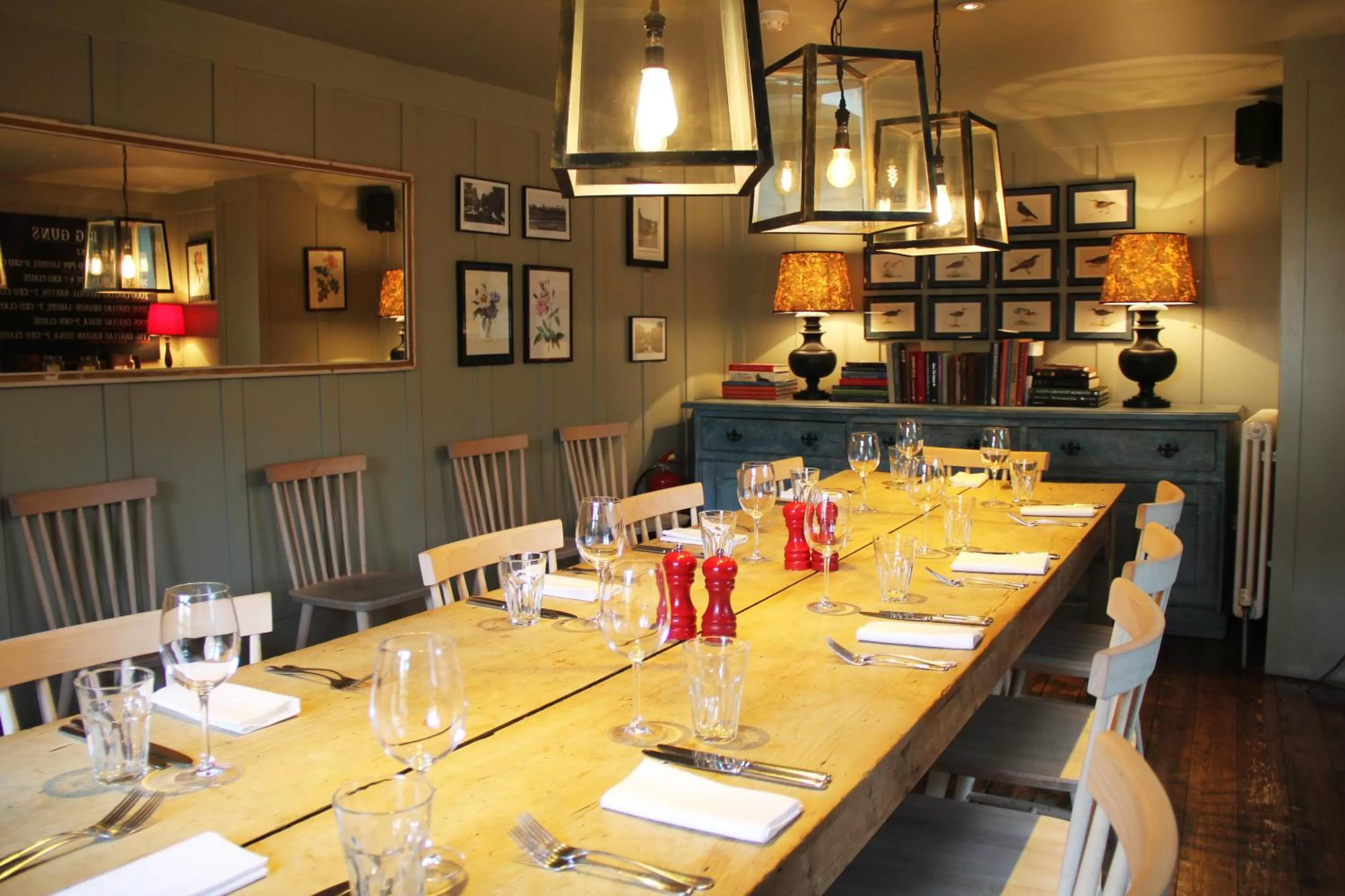 Restaurant/places to eat in Bel and The Dragon-Cookham