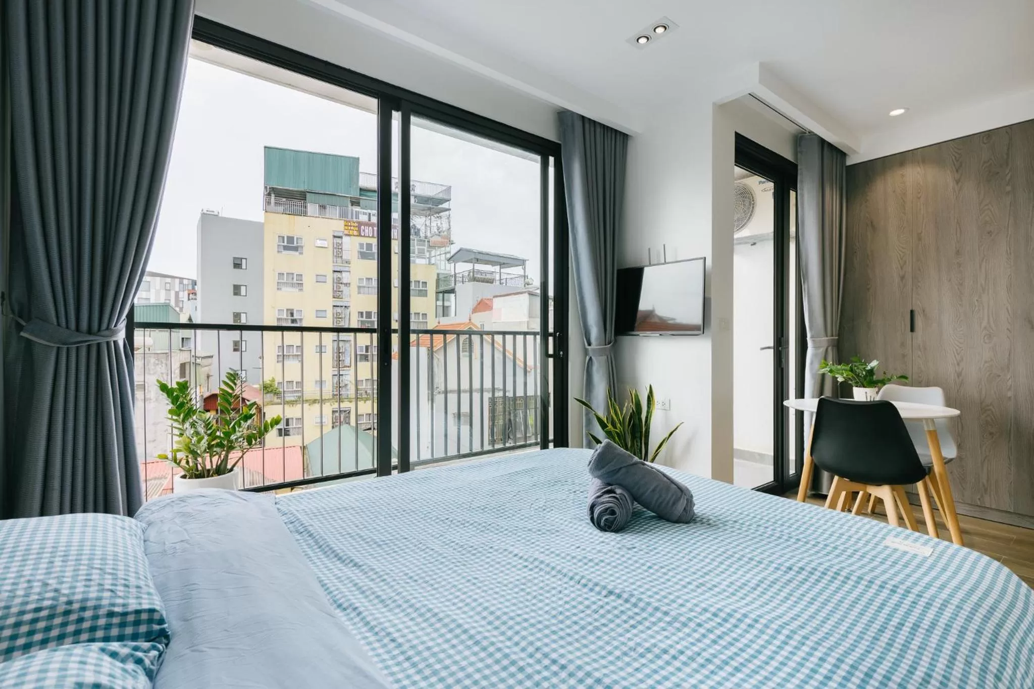 Bed in LUCK APART 8 - Hanoi Westlake Balcony Studio