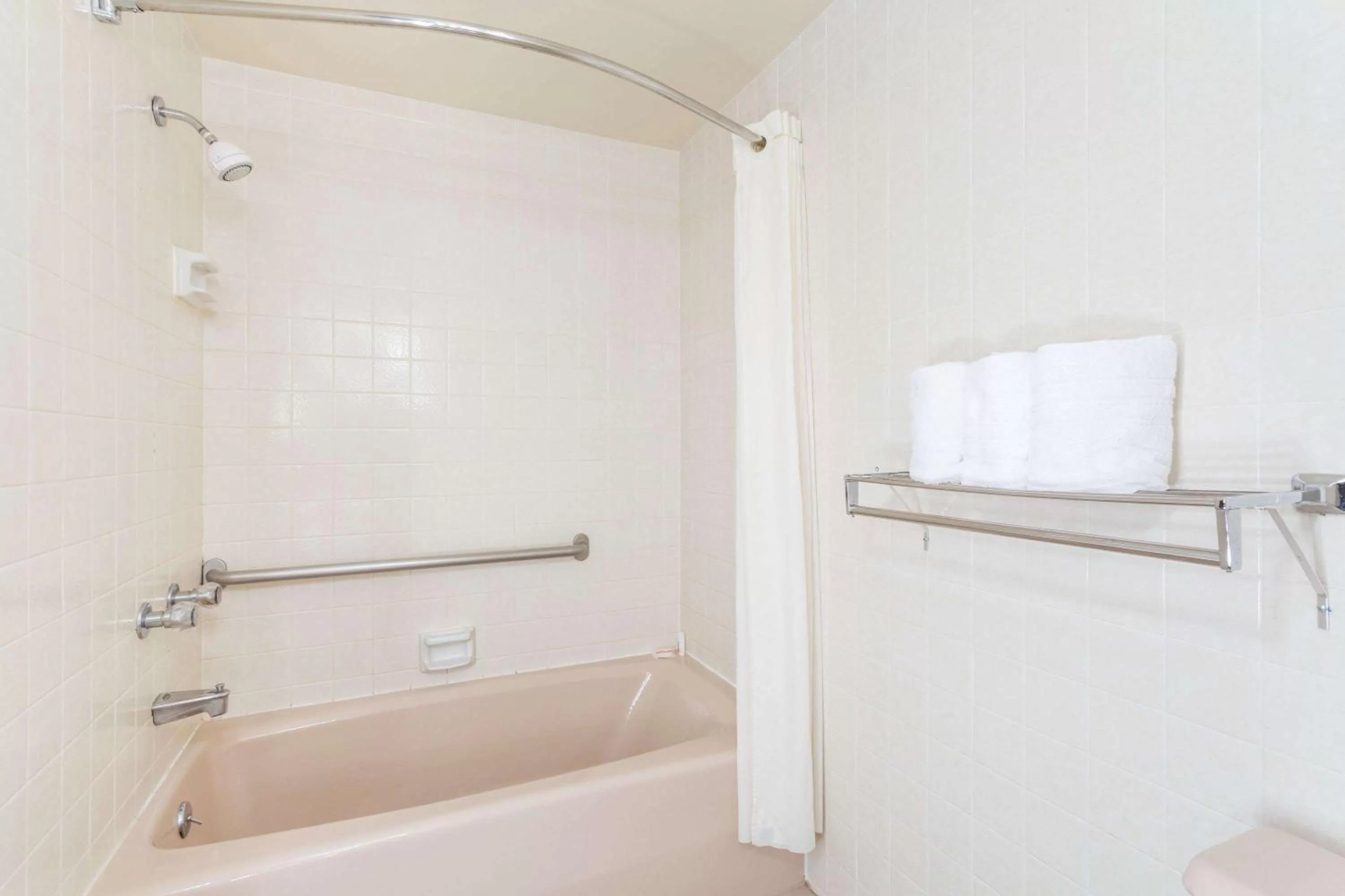 Bathroom in Super 8 by Wyndham Wendover