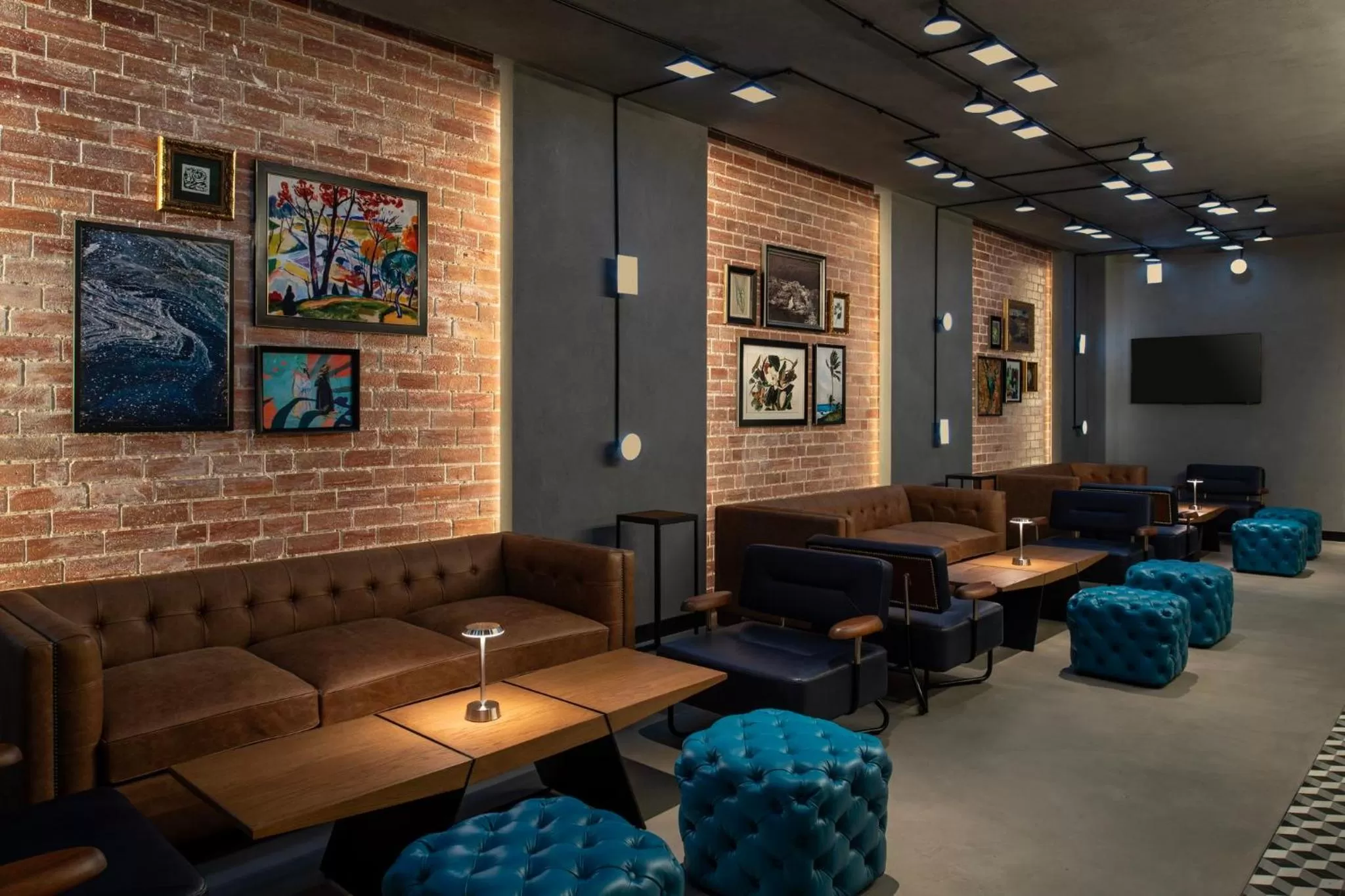 Lounge or bar in Abesq Doha Hotel and Residences, an IHG Hotel