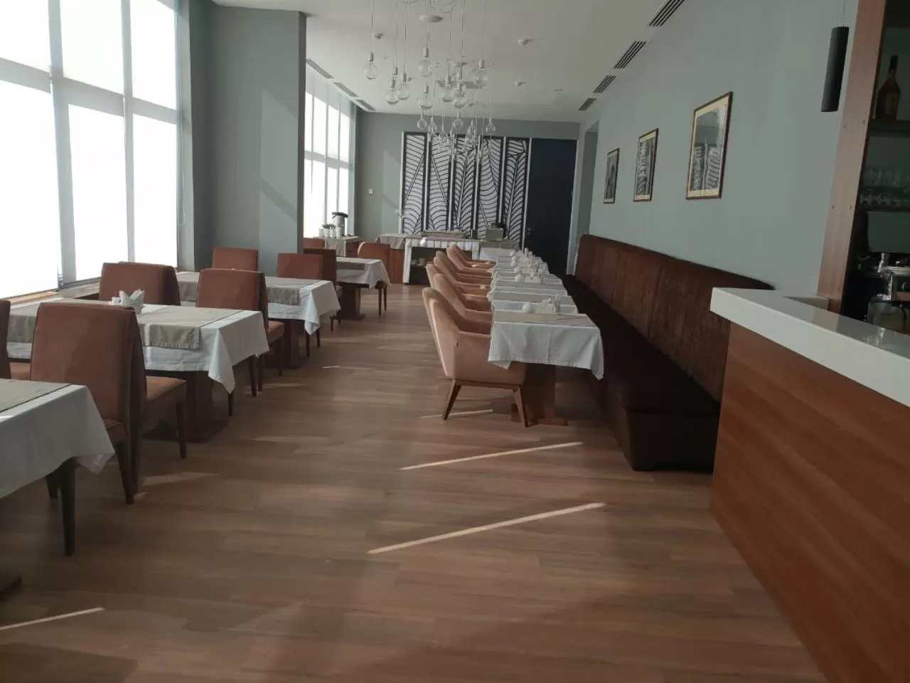 Restaurant/Places to Eat in The Square