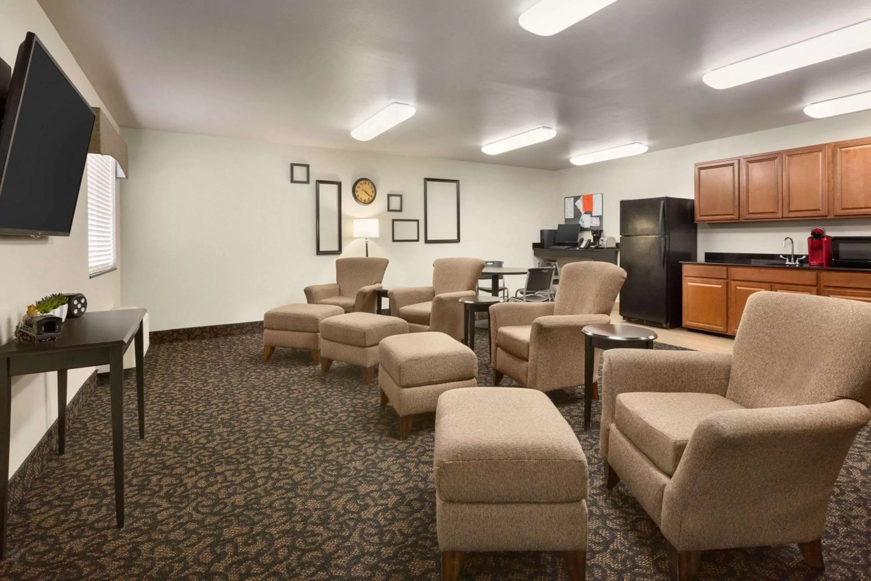 Lounge or bar in Travelodge by Wyndham Santa Teresa