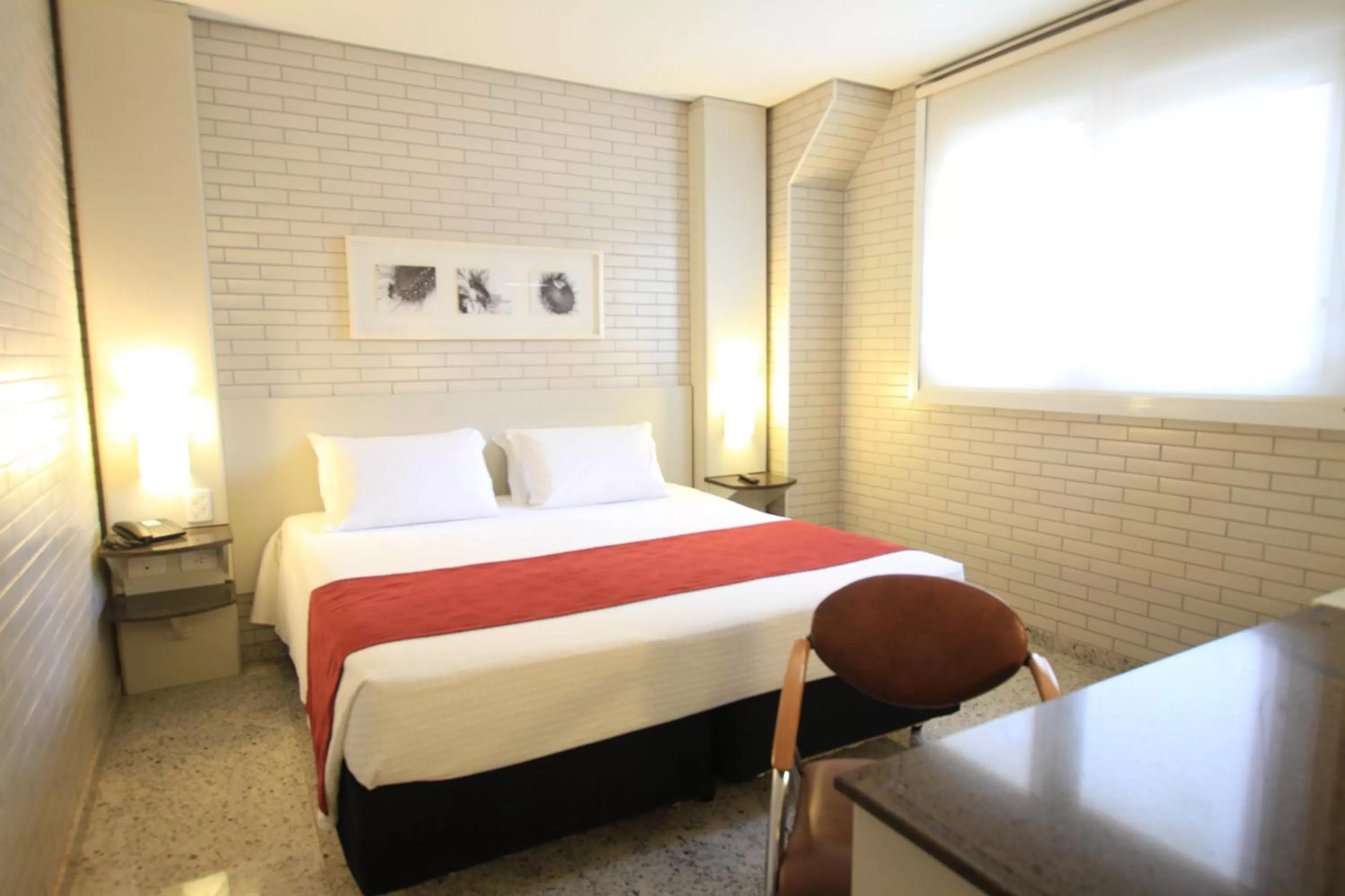 Bedroom, Bed in Hotel Confiance Batel