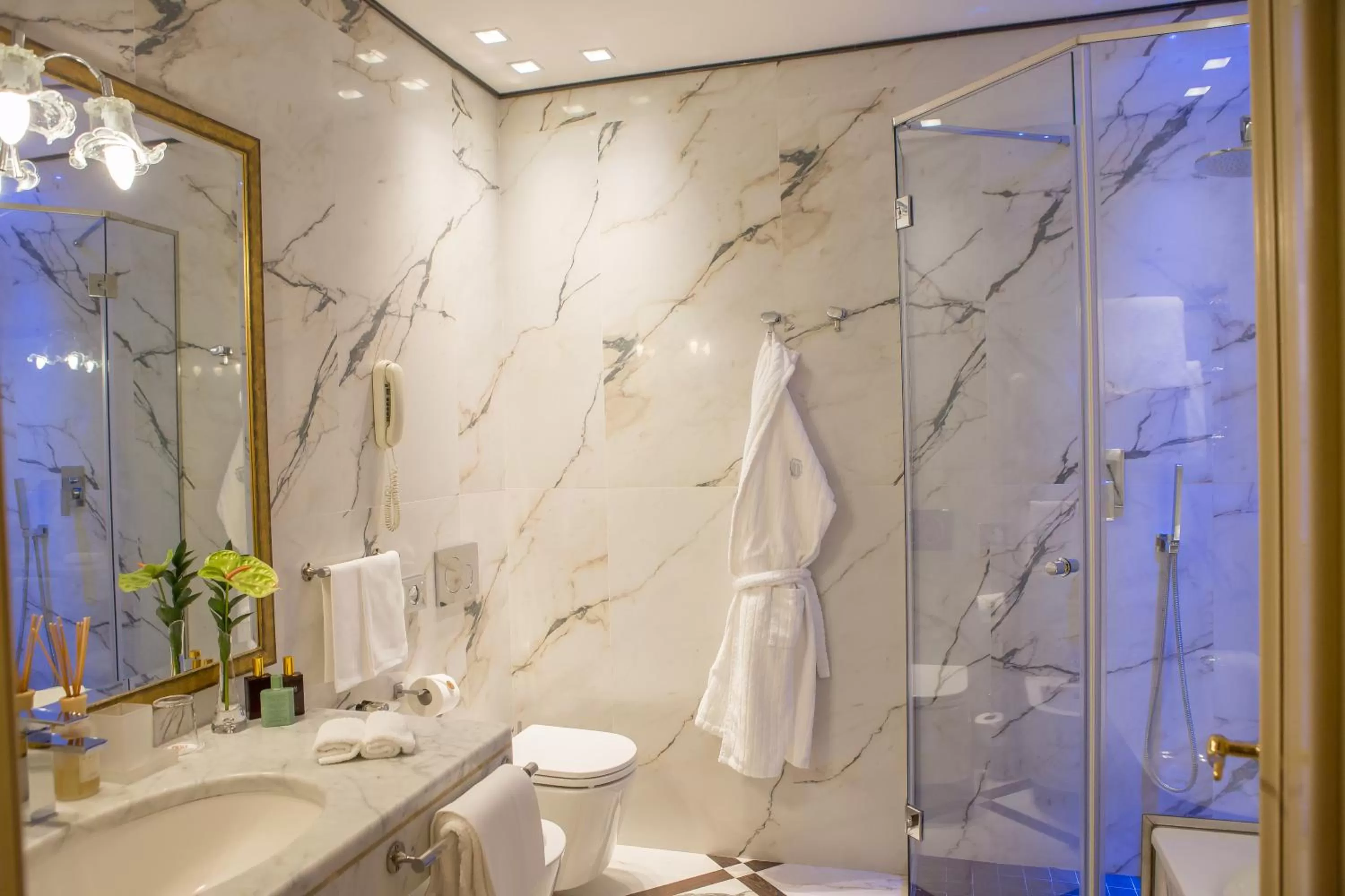 Bathroom in Grand Hotel Majestic gia' Baglioni