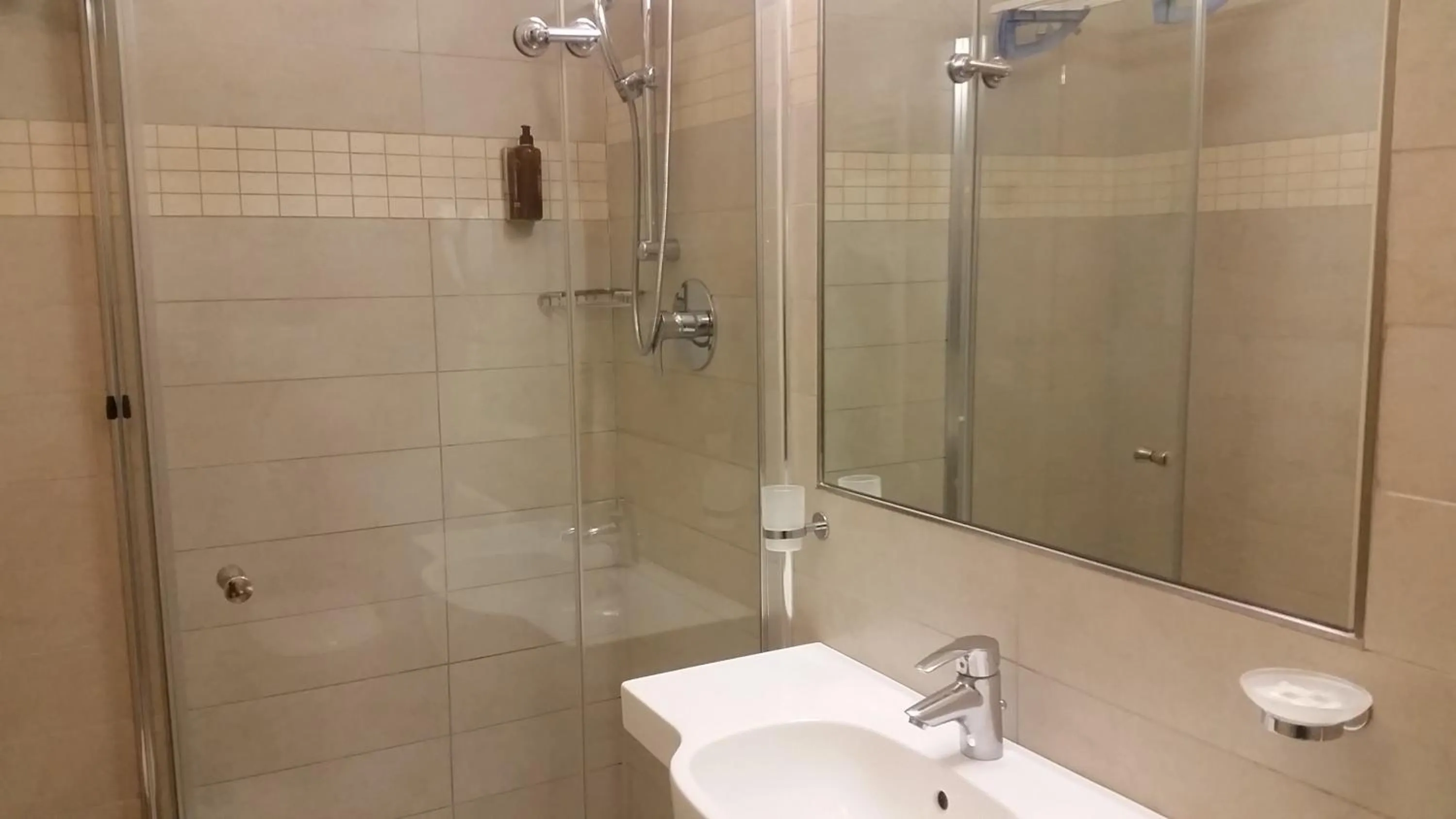 Bathroom in Hotel Dante Family Spa Resort