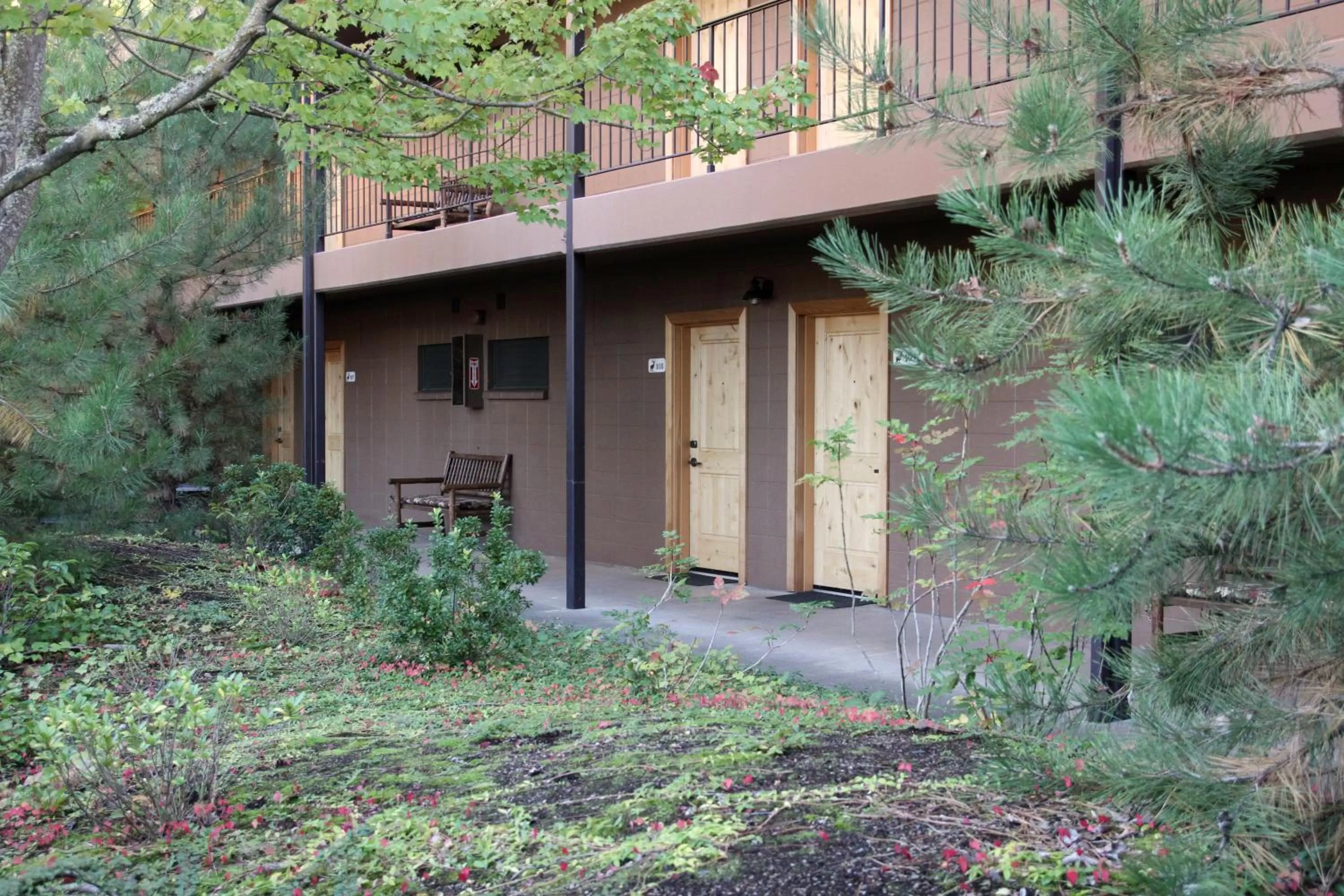 Facade/entrance in The Lodge at Riverside
