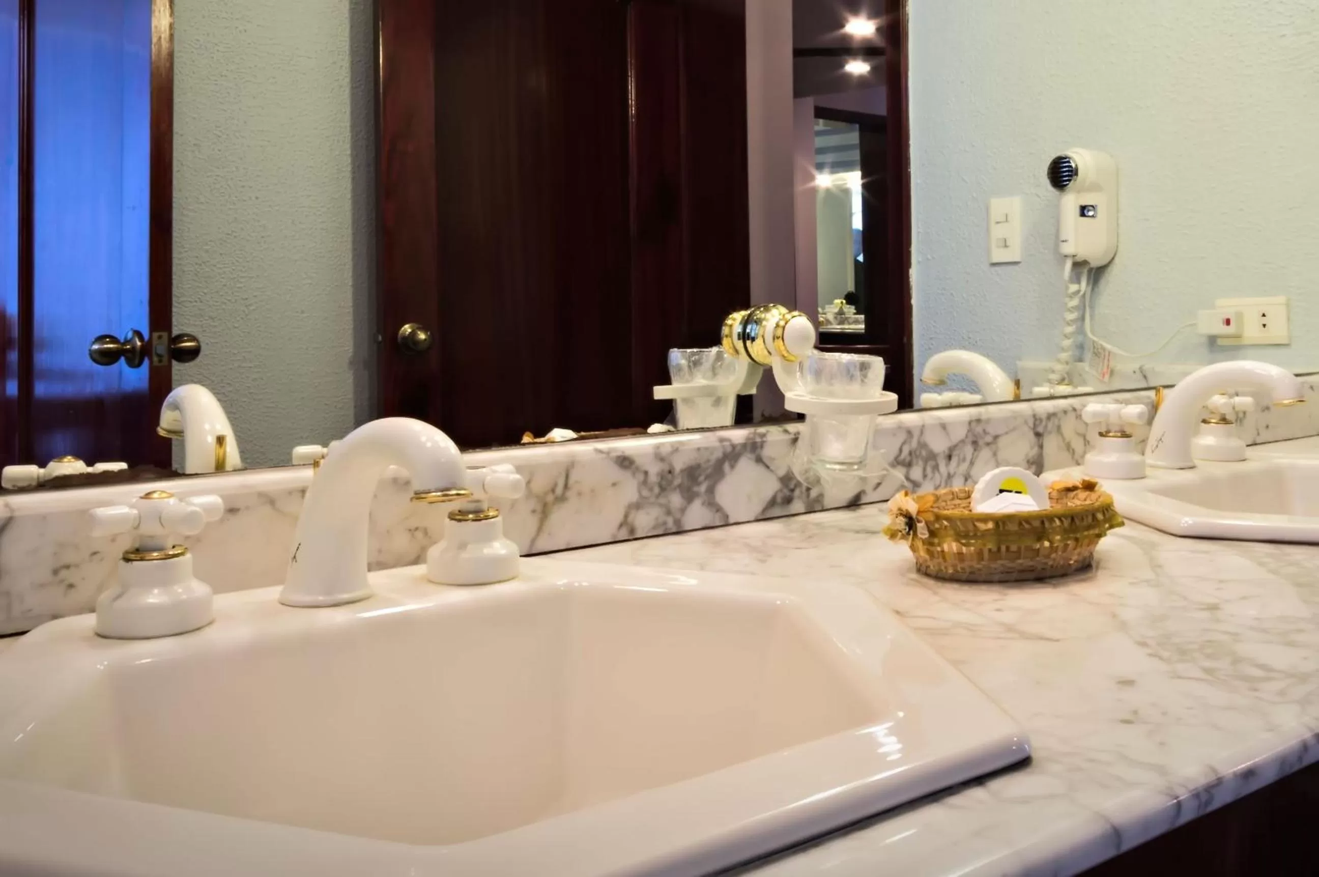 Toilet, Bathroom in Hotel Ajavi