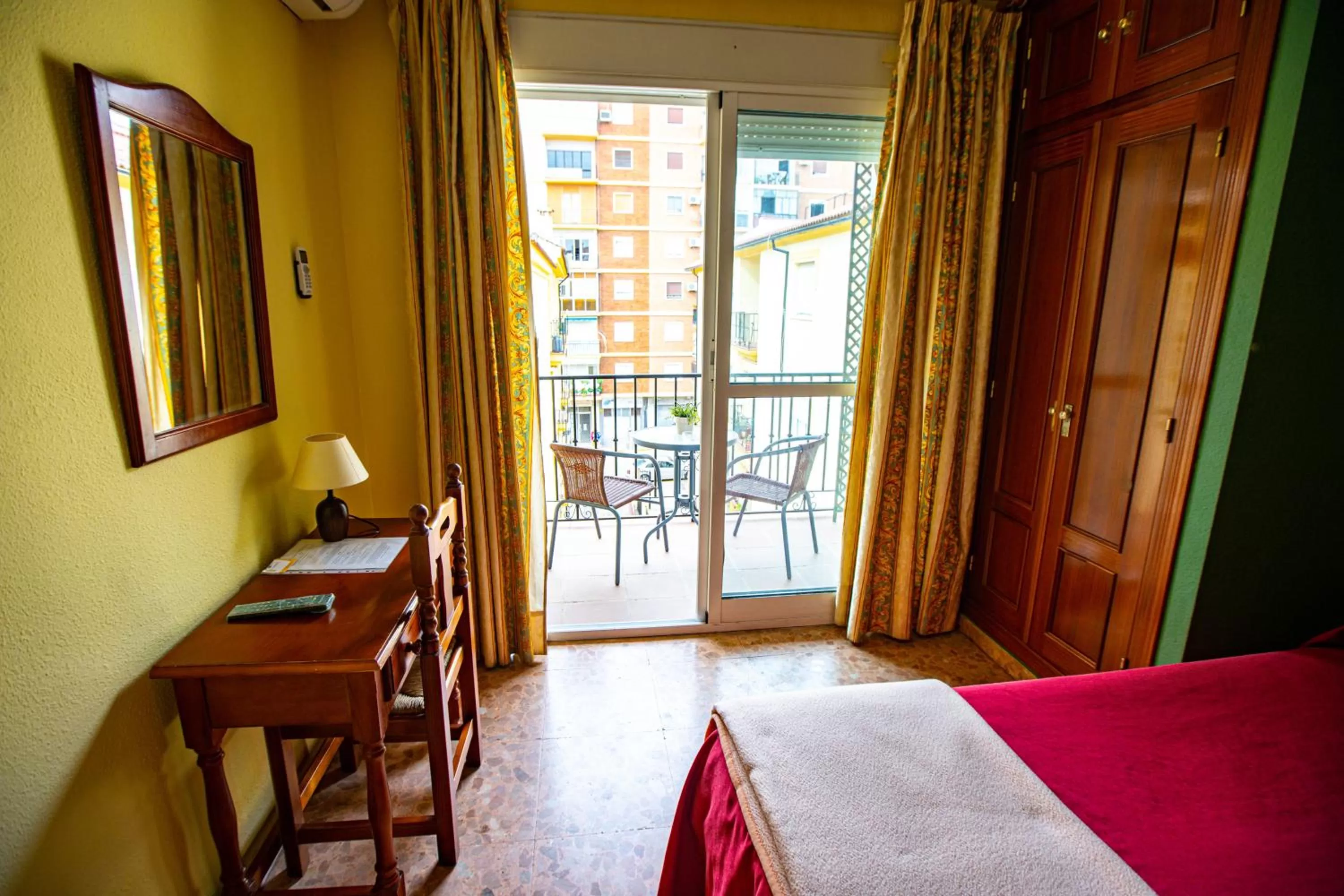 Street view, Bed in Hotel Arunda II