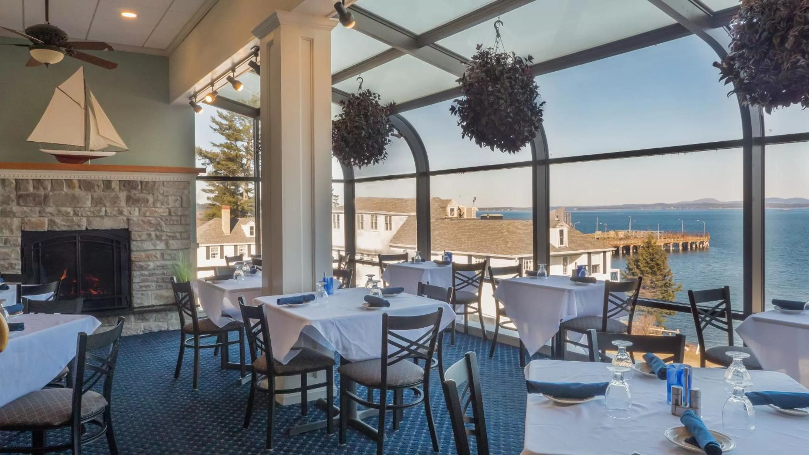 Restaurant/places to eat in Atlantic Oceanside Hotel & Conference Center