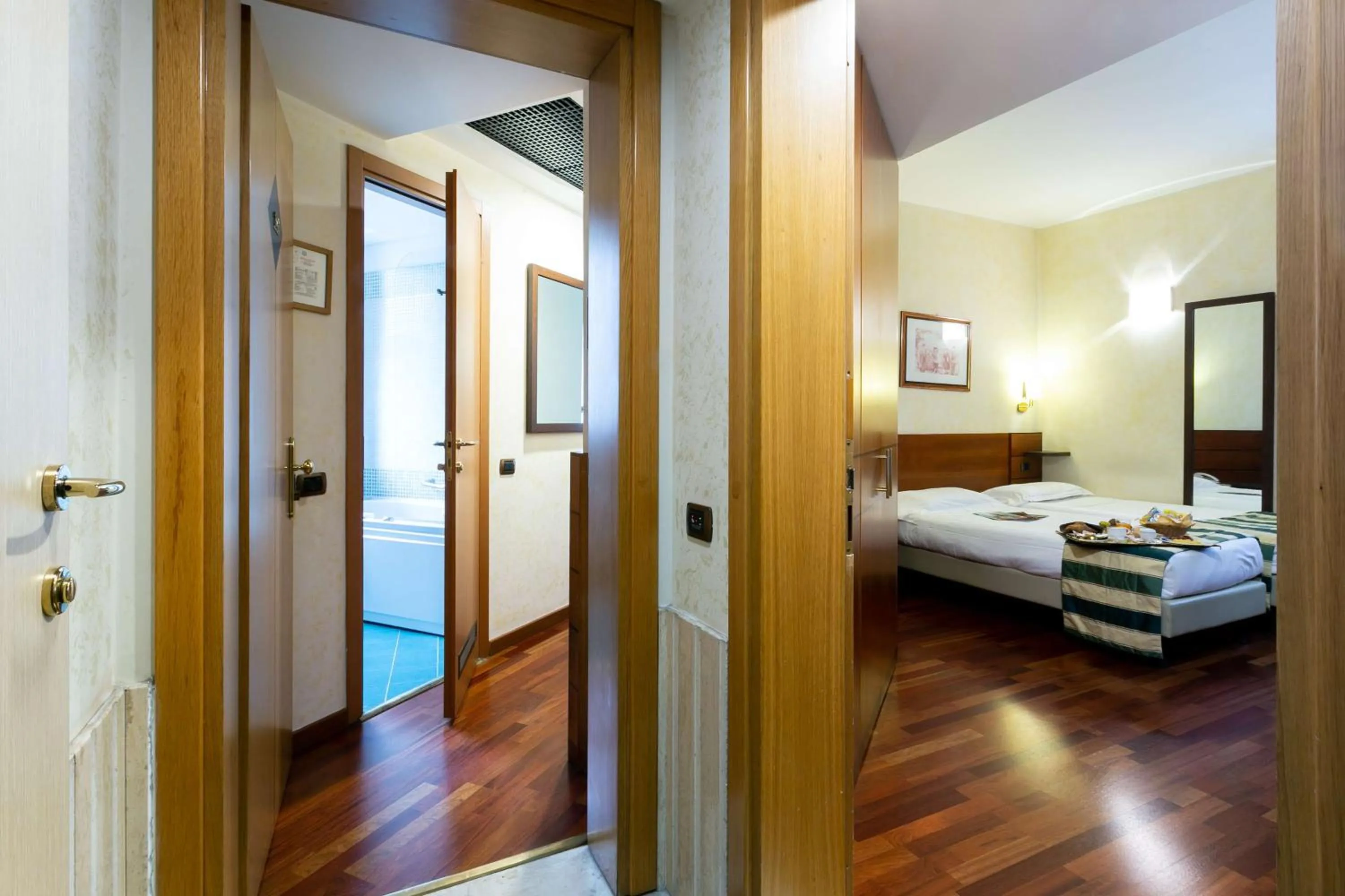 Photo of the whole room, Bed in Hotel Mirage Sure Hotel Collection by Best Western