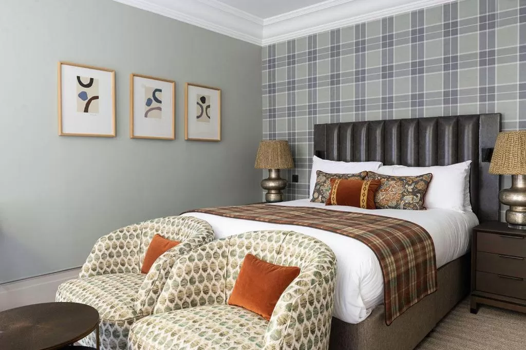 Photo of the whole room, Bed in The Tophams Hotel