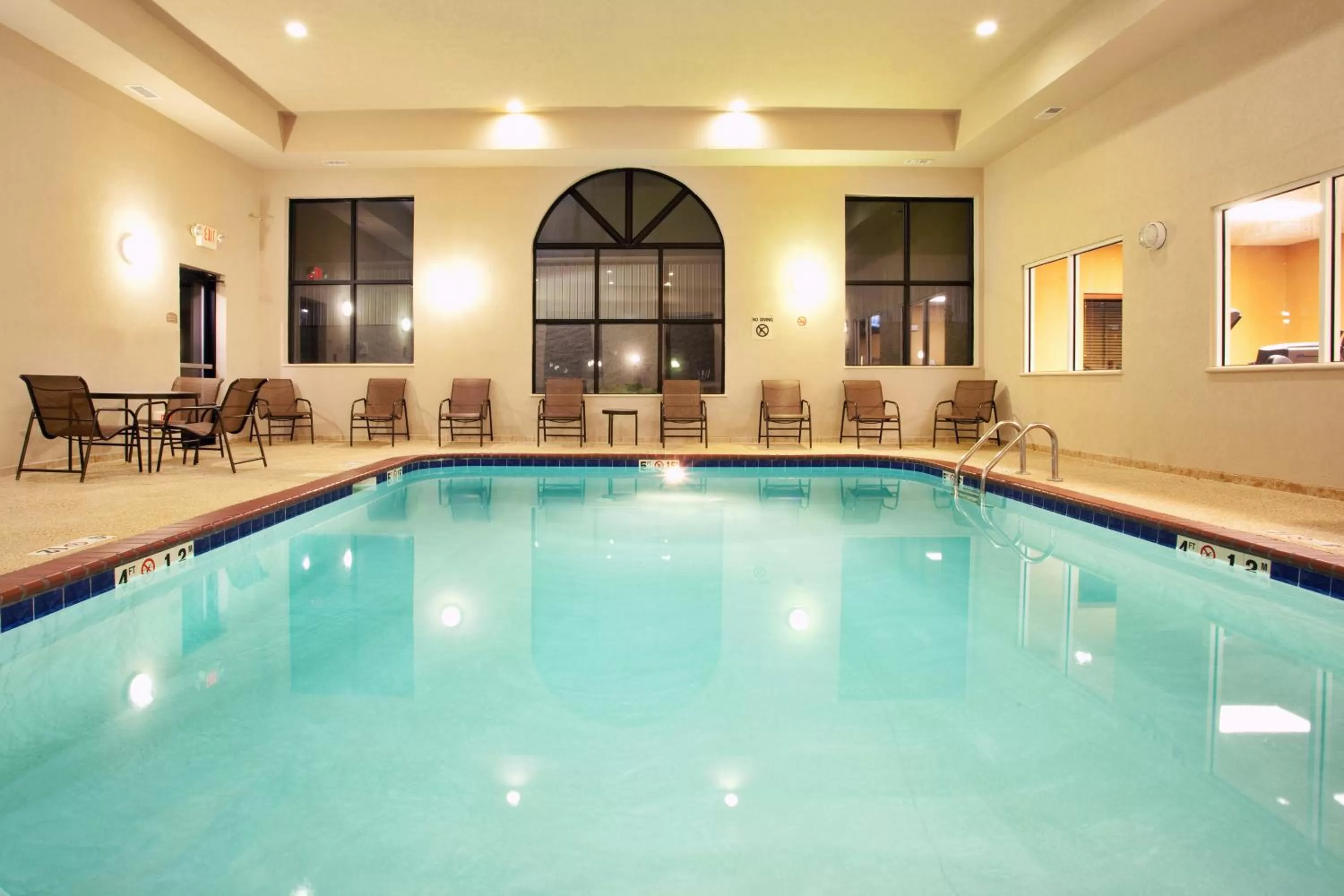 Swimming pool in Holiday Inn Express Hotel & Suites Claypool Hill -Richlands Area by IHG
