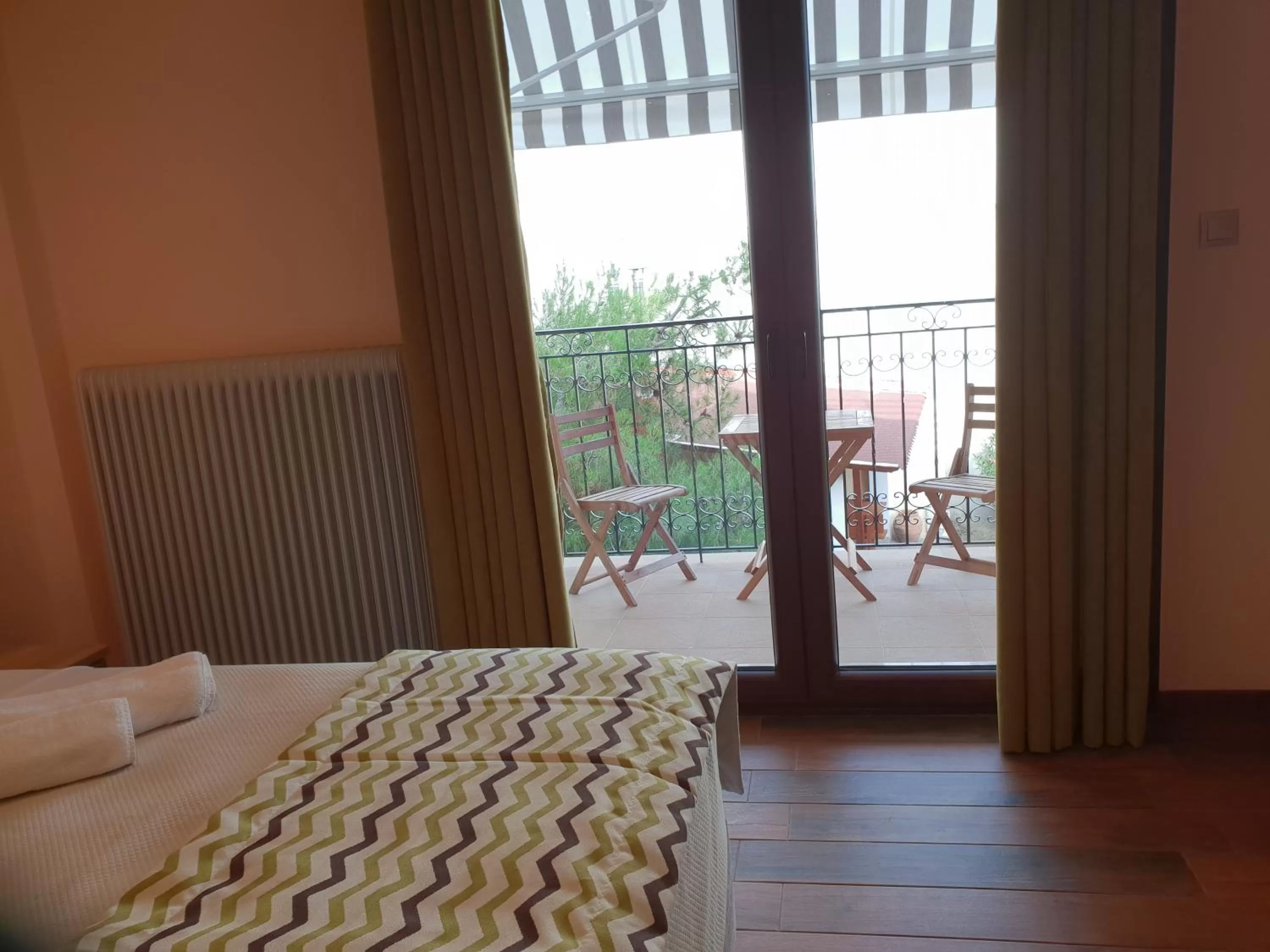 Photo of the whole room, Bed in Mondeus Inn Luxury