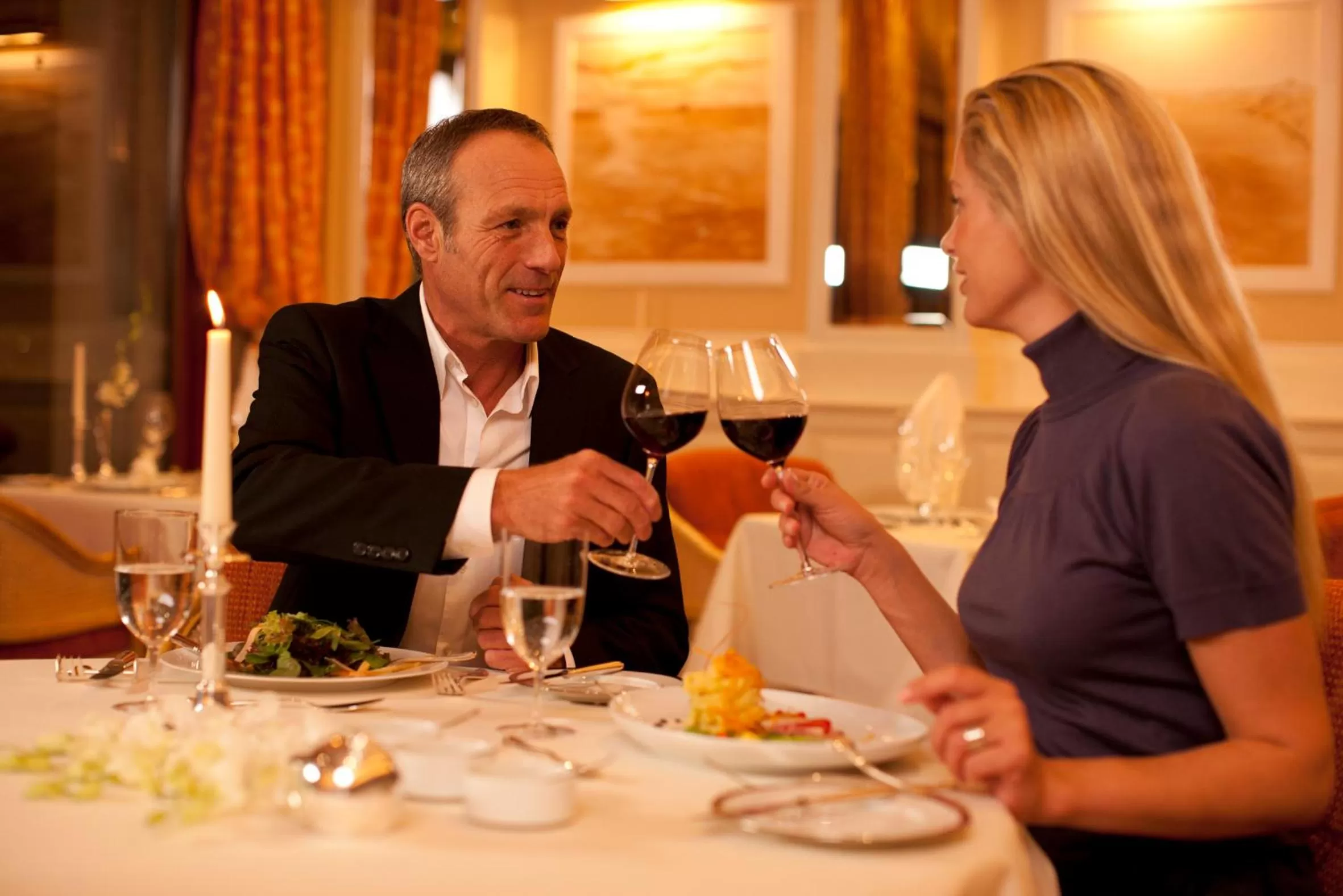 Restaurant/places to eat in Yachthafenresidenz Hohe Düne