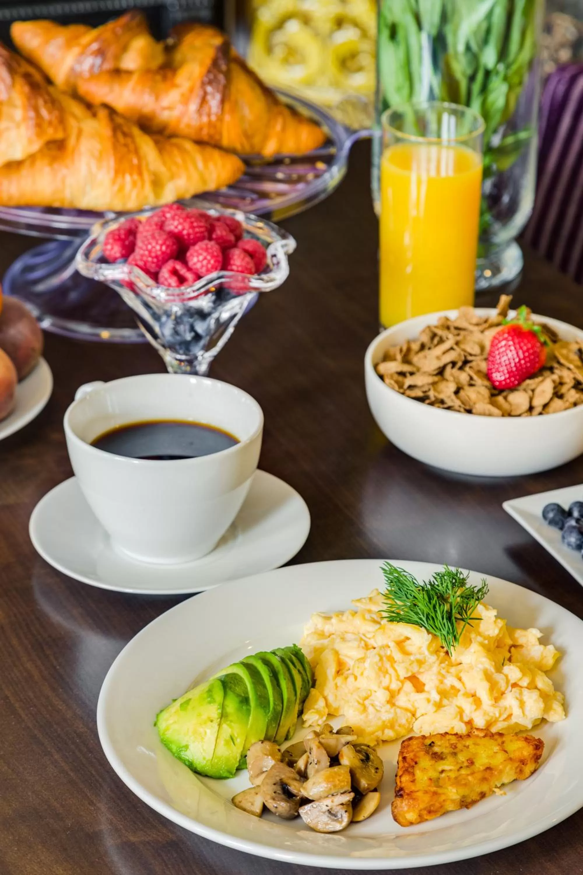 Restaurant/places to eat in 1 Lexham Gardens Hotel