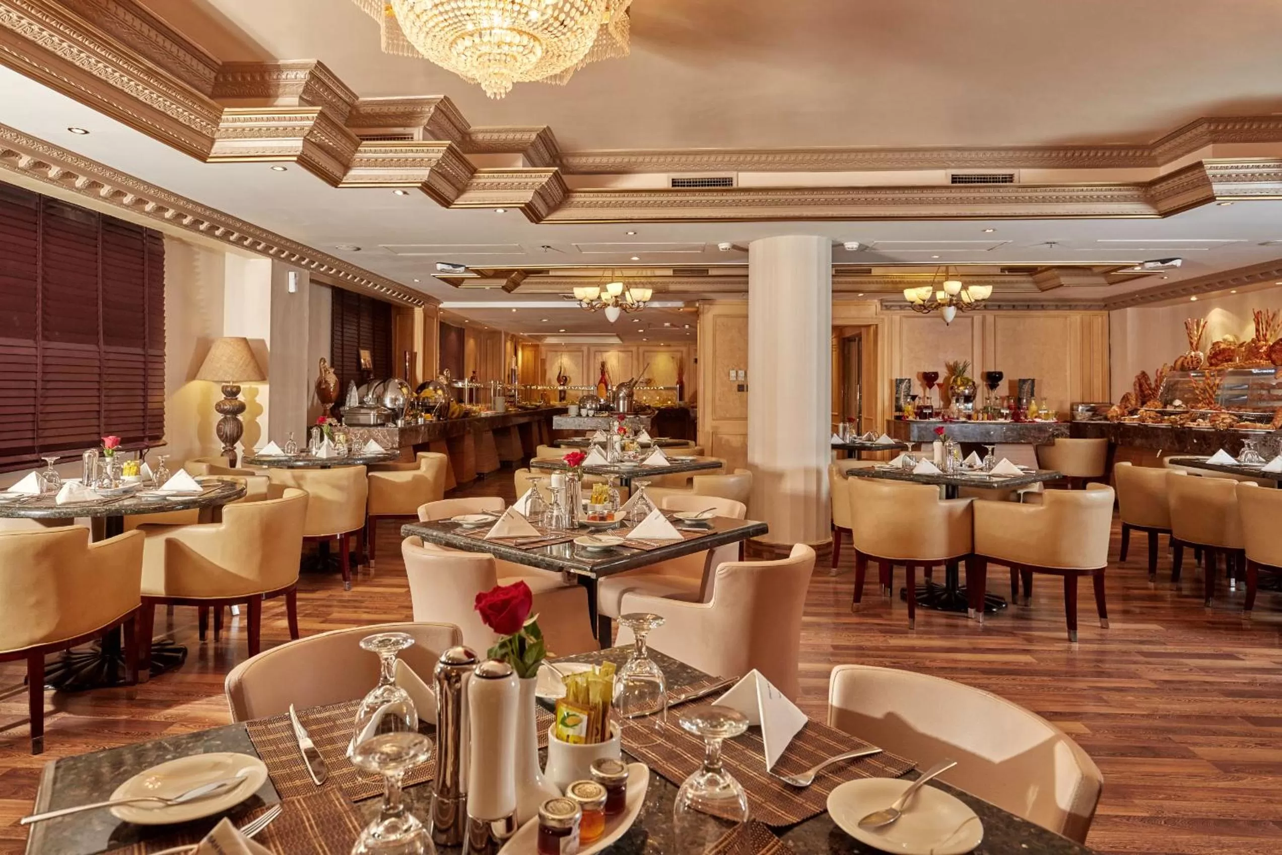 Restaurant/places to eat in Dallah Taibah Hotel