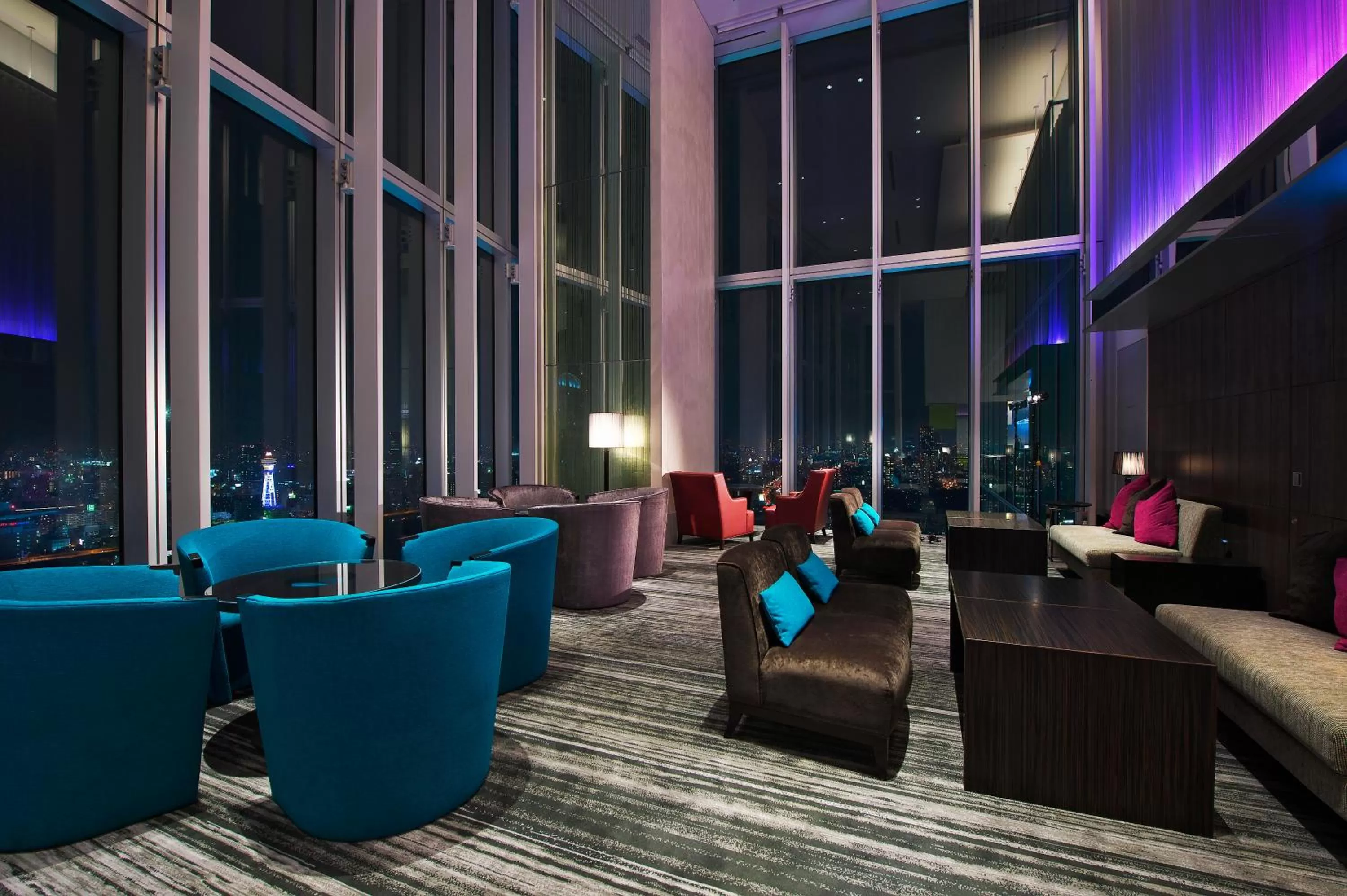 Lounge or bar in Osaka Marriott Miyako Hotel