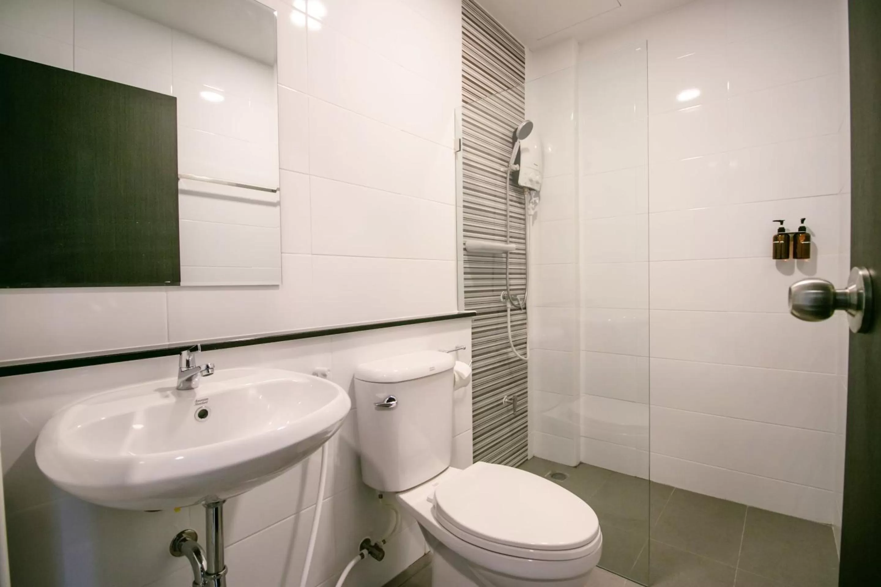 Bathroom in Fine Bed Hotel