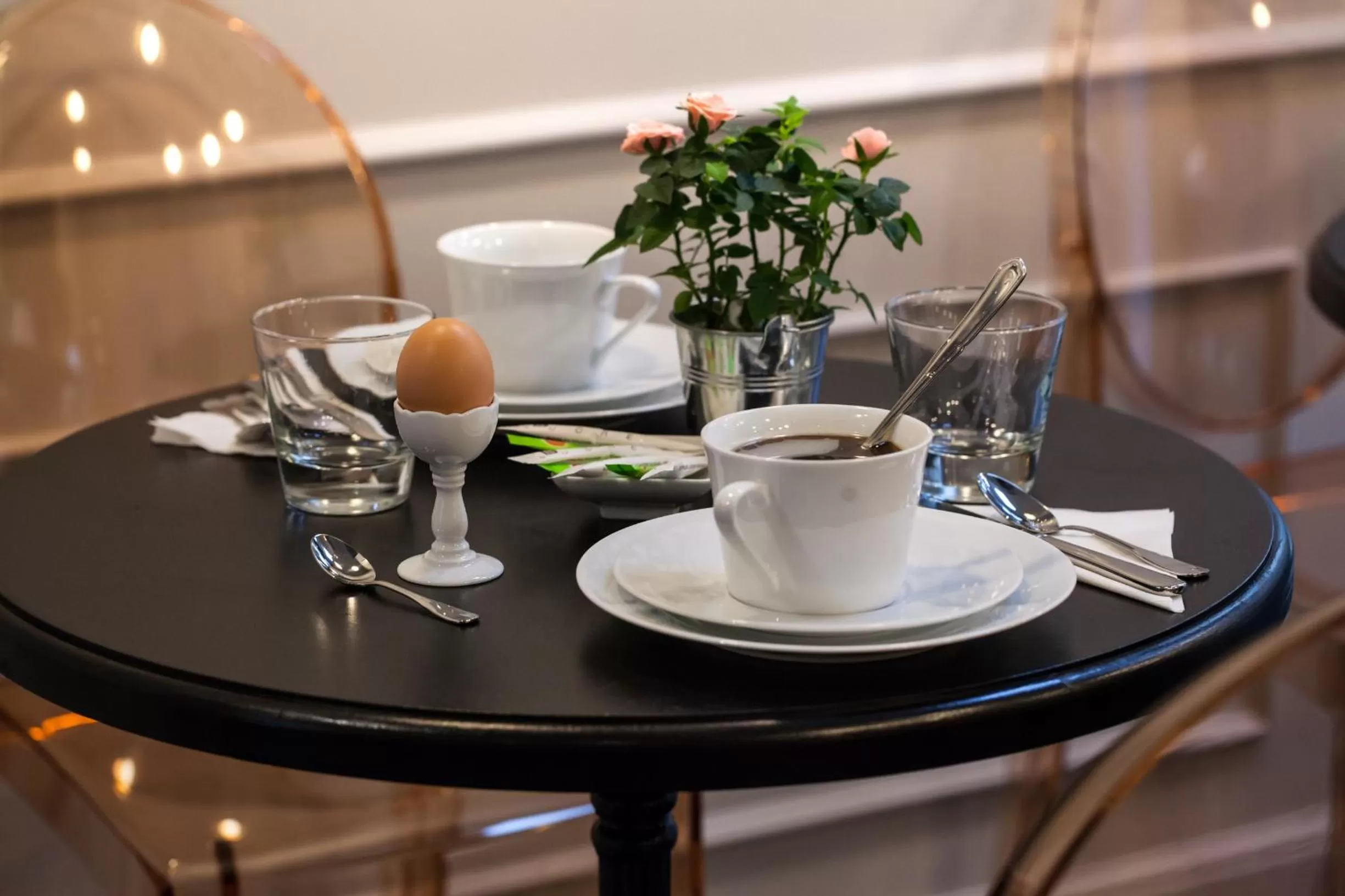 Restaurant/places to eat in Le Mireille