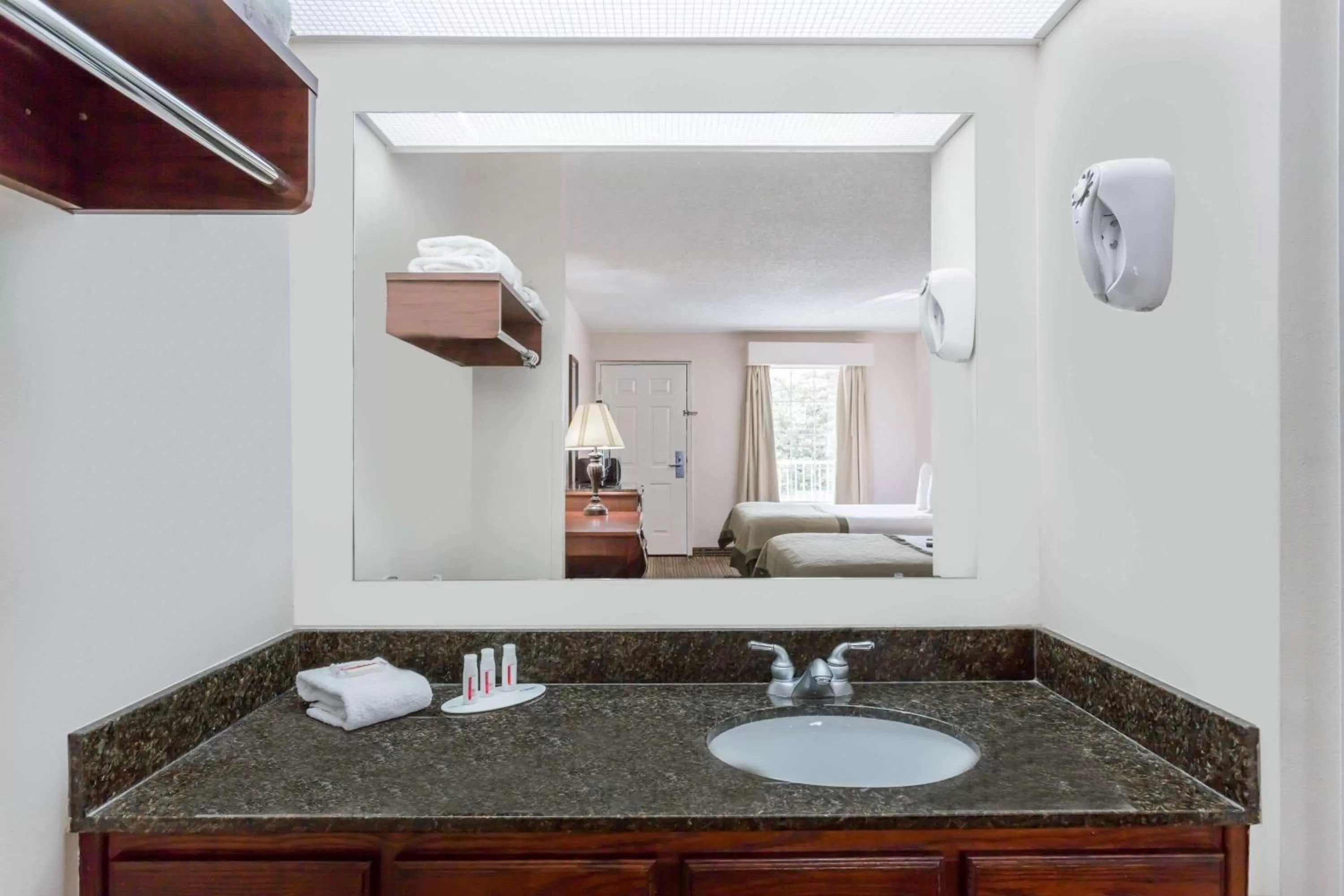 Bathroom, Bed in Baymont by Wyndham Eden