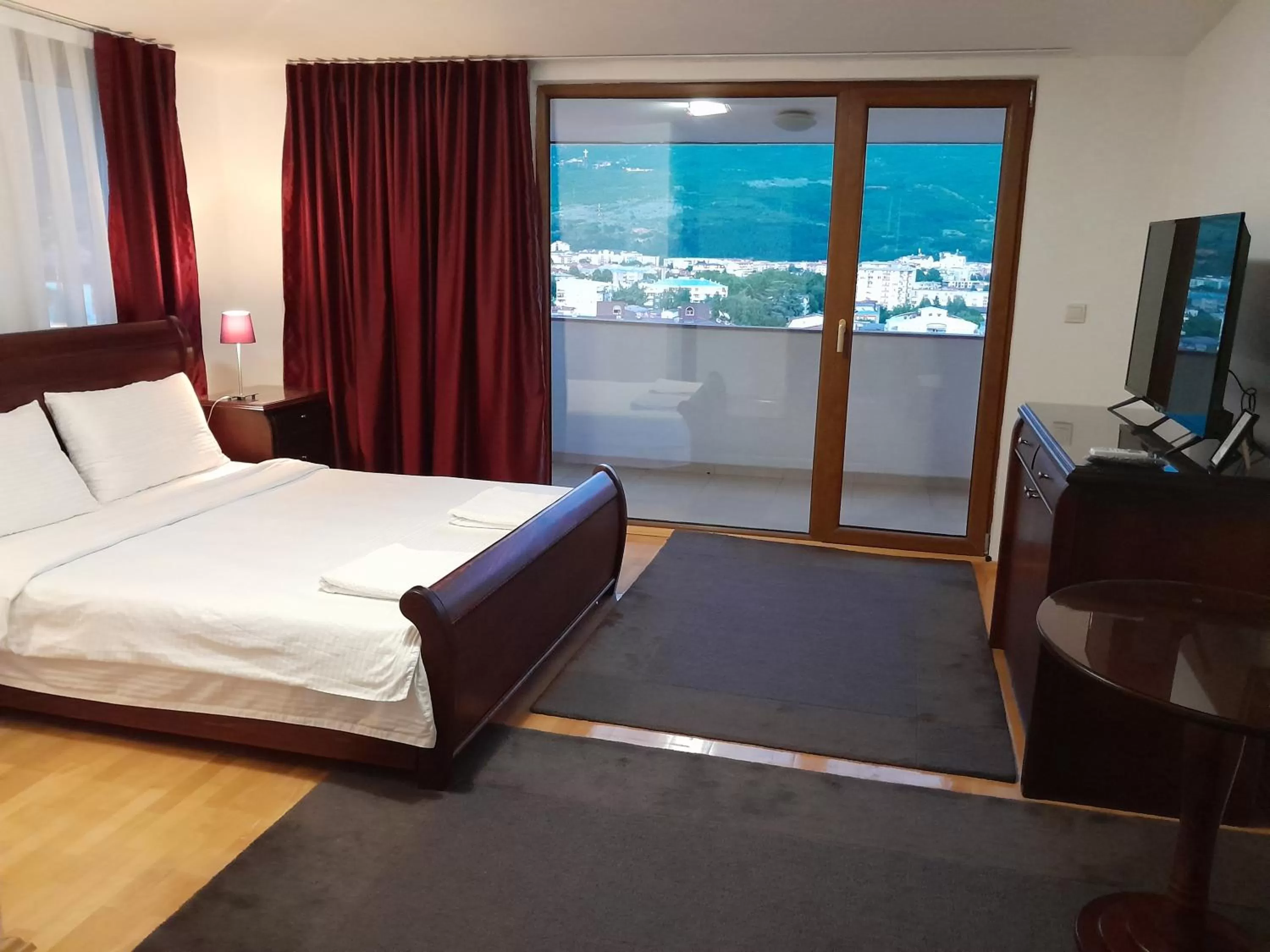 Lake view in Villa Bella