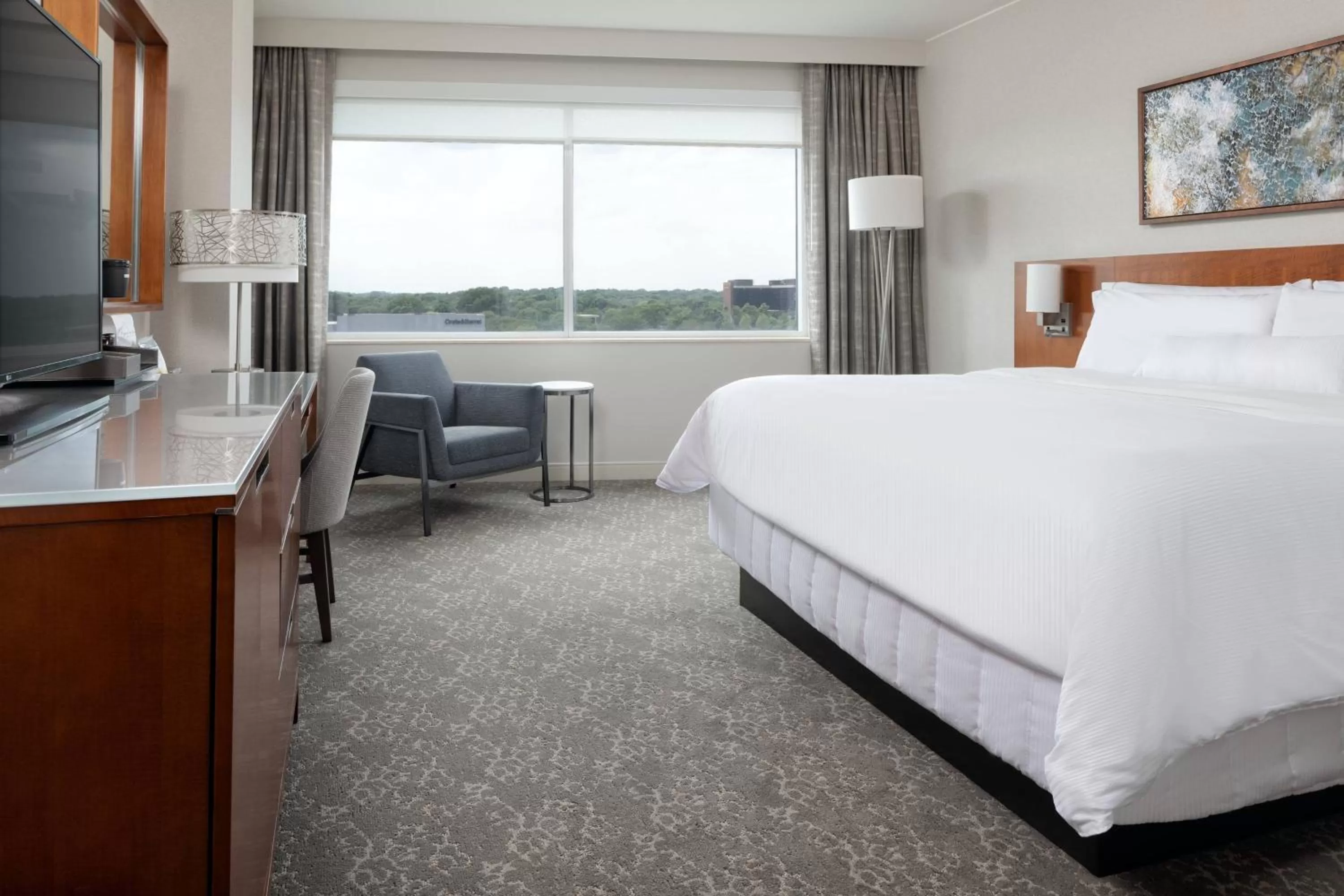 Photo of the whole room, Bed in The Westin Edina Galleria