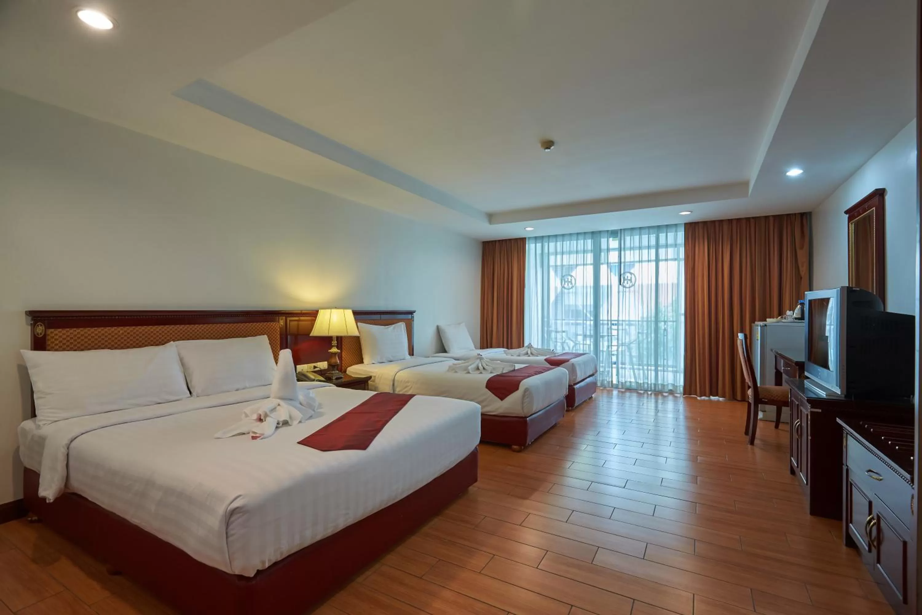 Balcony/Terrace, Bed in Nana Hiso Hotel