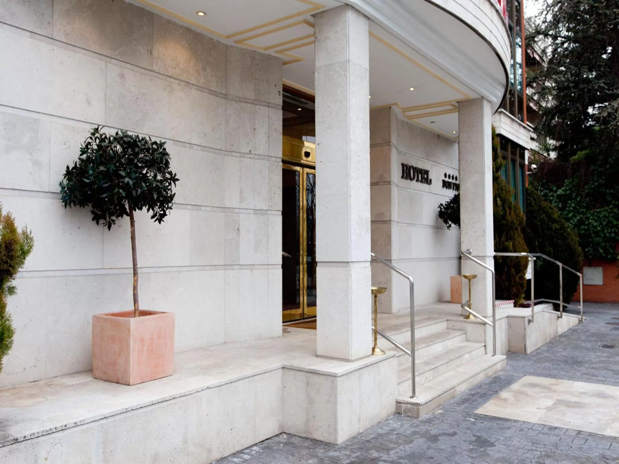 Facade/entrance in Don Pio