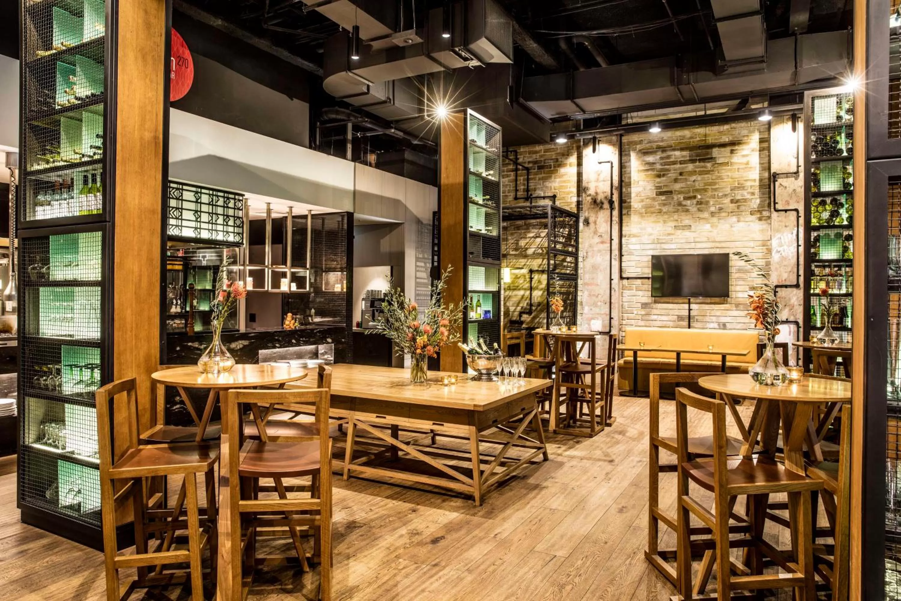 Restaurant/places to eat in DoubleTree by Hilton Melbourne