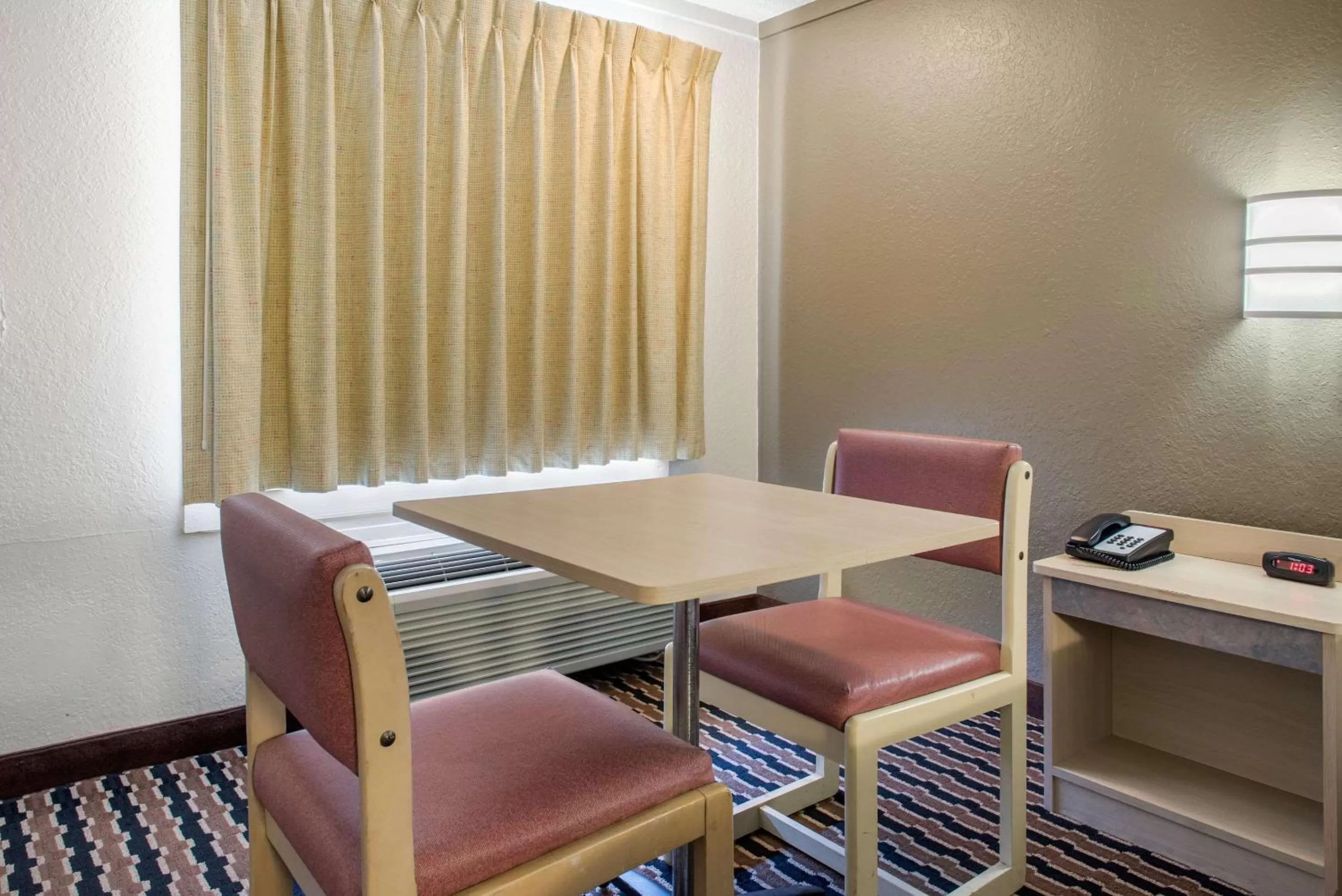 Photo of the whole room in Rodeway Inn Sharonville - Cincinnati North