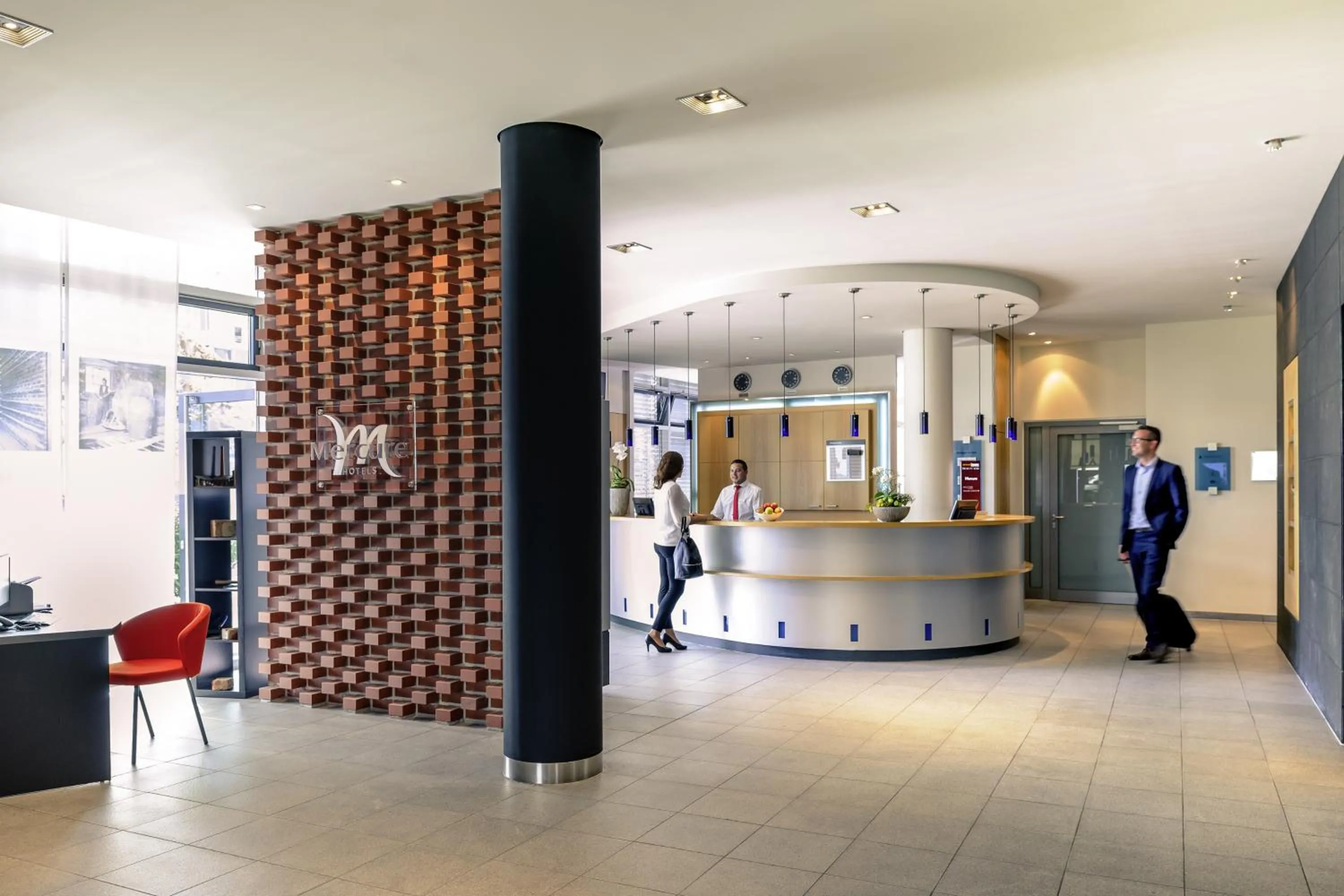 Staff in Mercure Hotel Frankfurt Eschborn Helfmann-Park