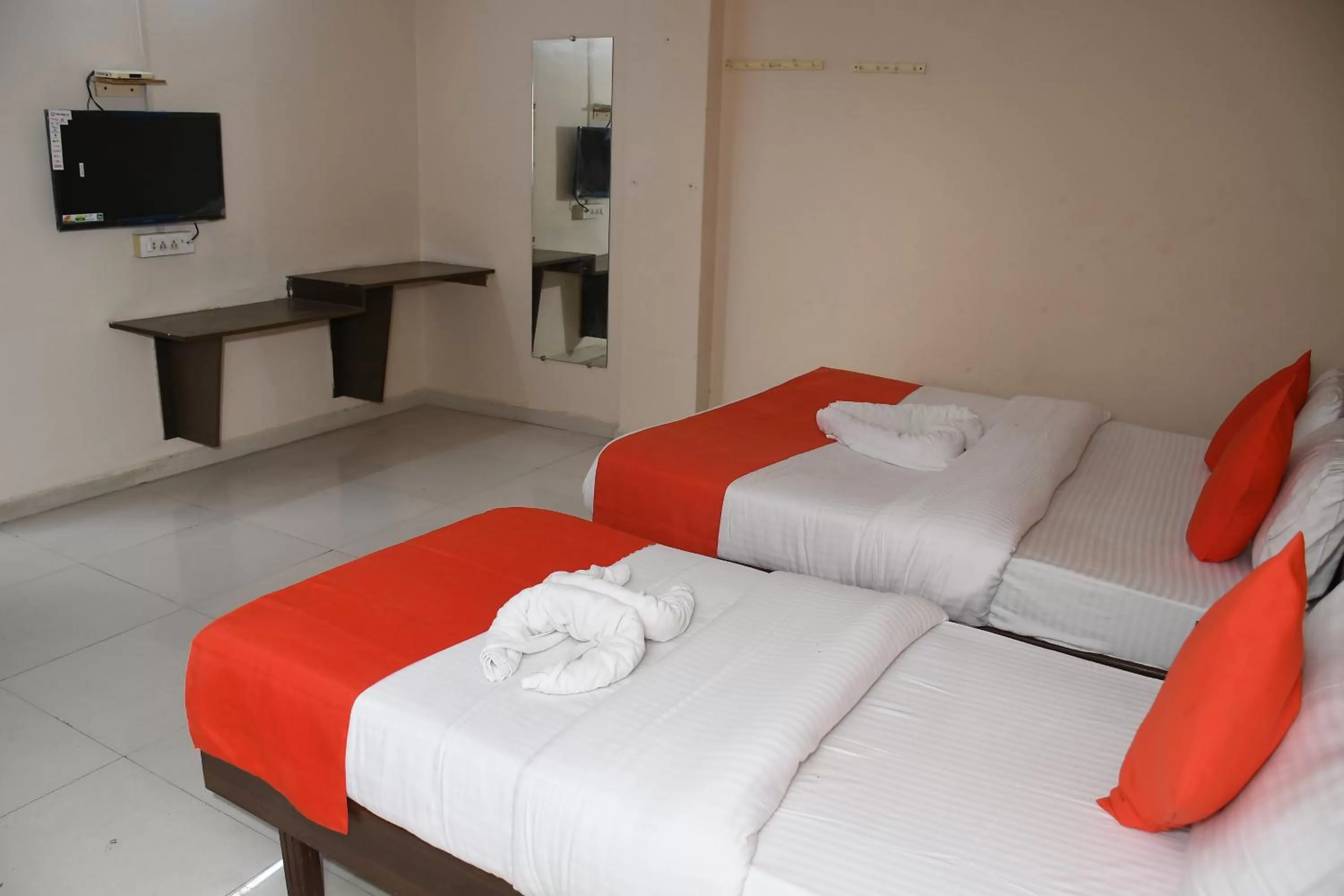 Bed in Hotel Nawanagar Residency