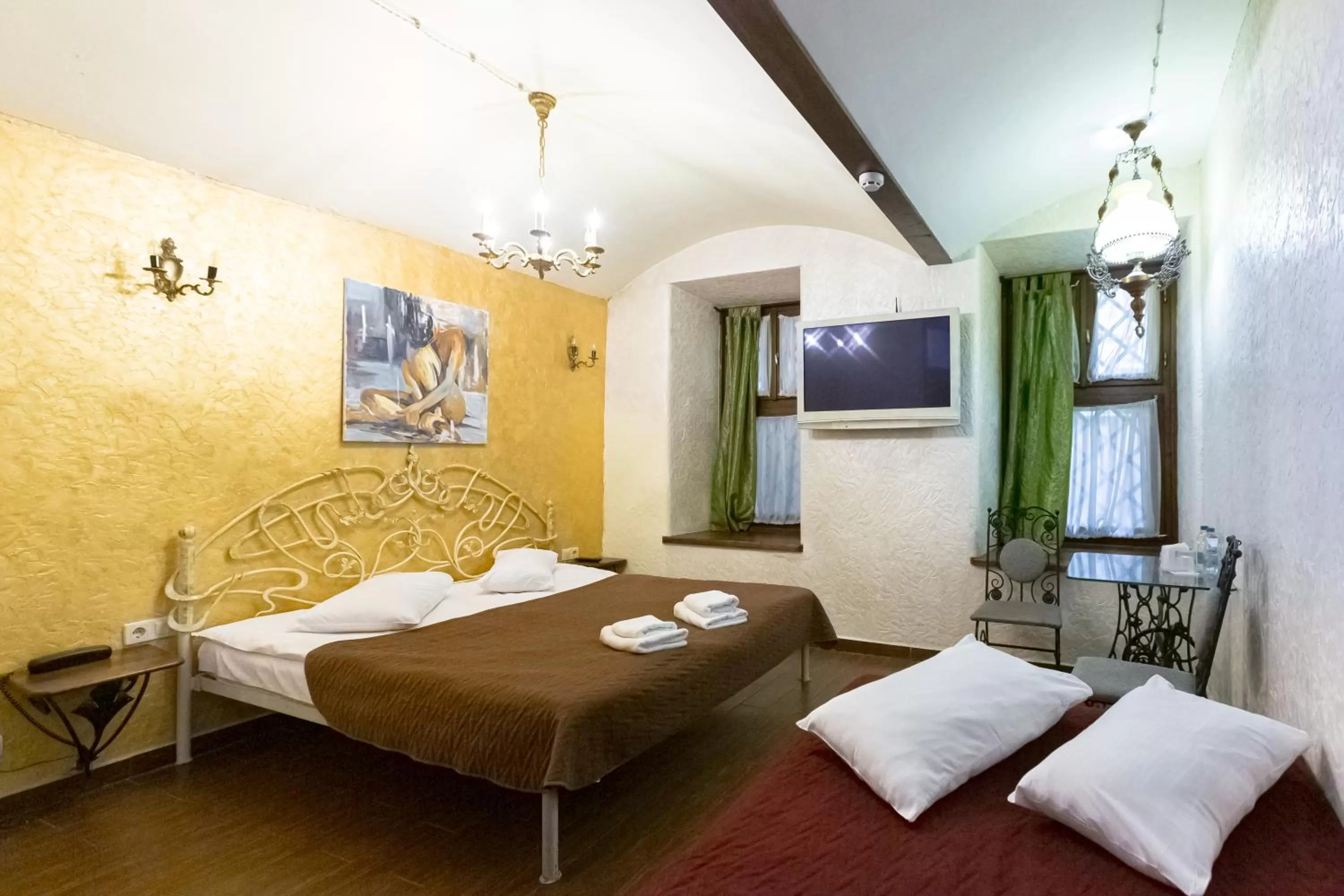 Photo of the whole room in Staryi Krakiv