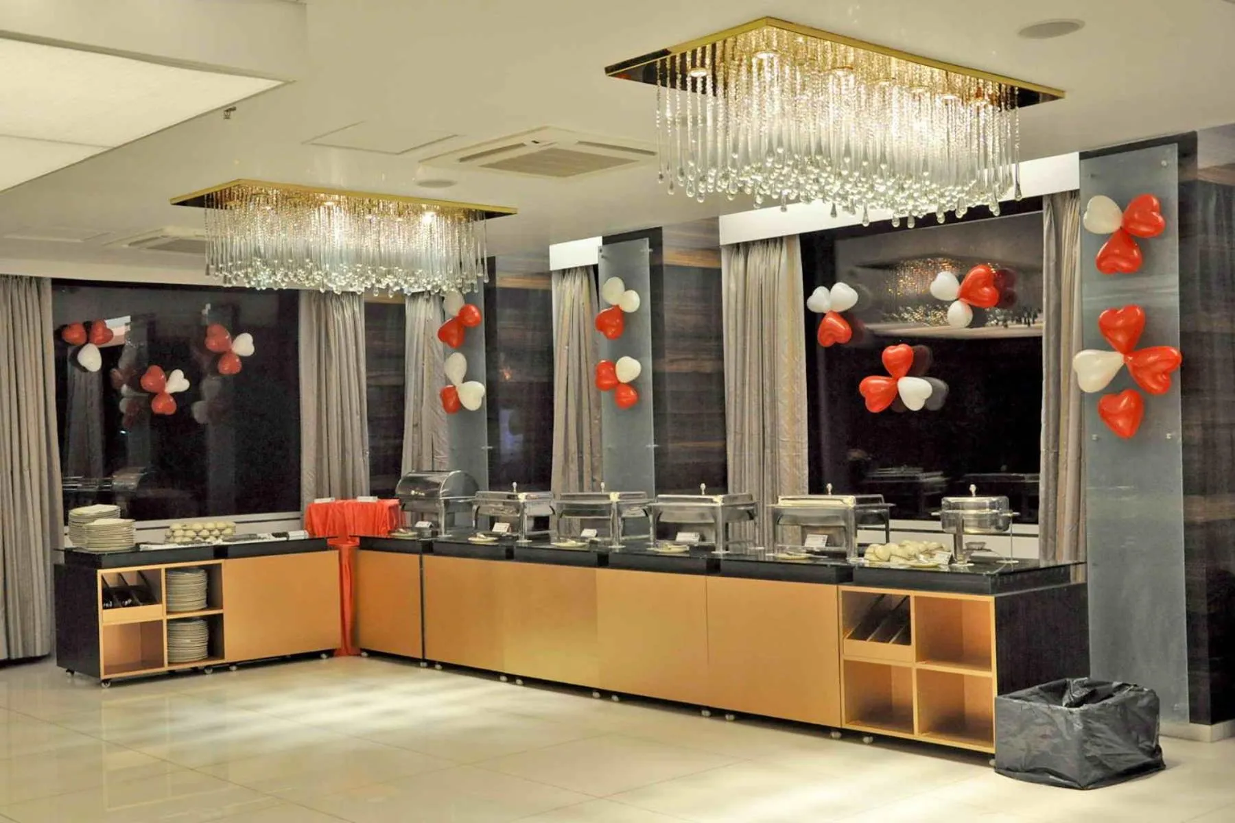 Restaurant/places to eat in Comfort Inn Sunset