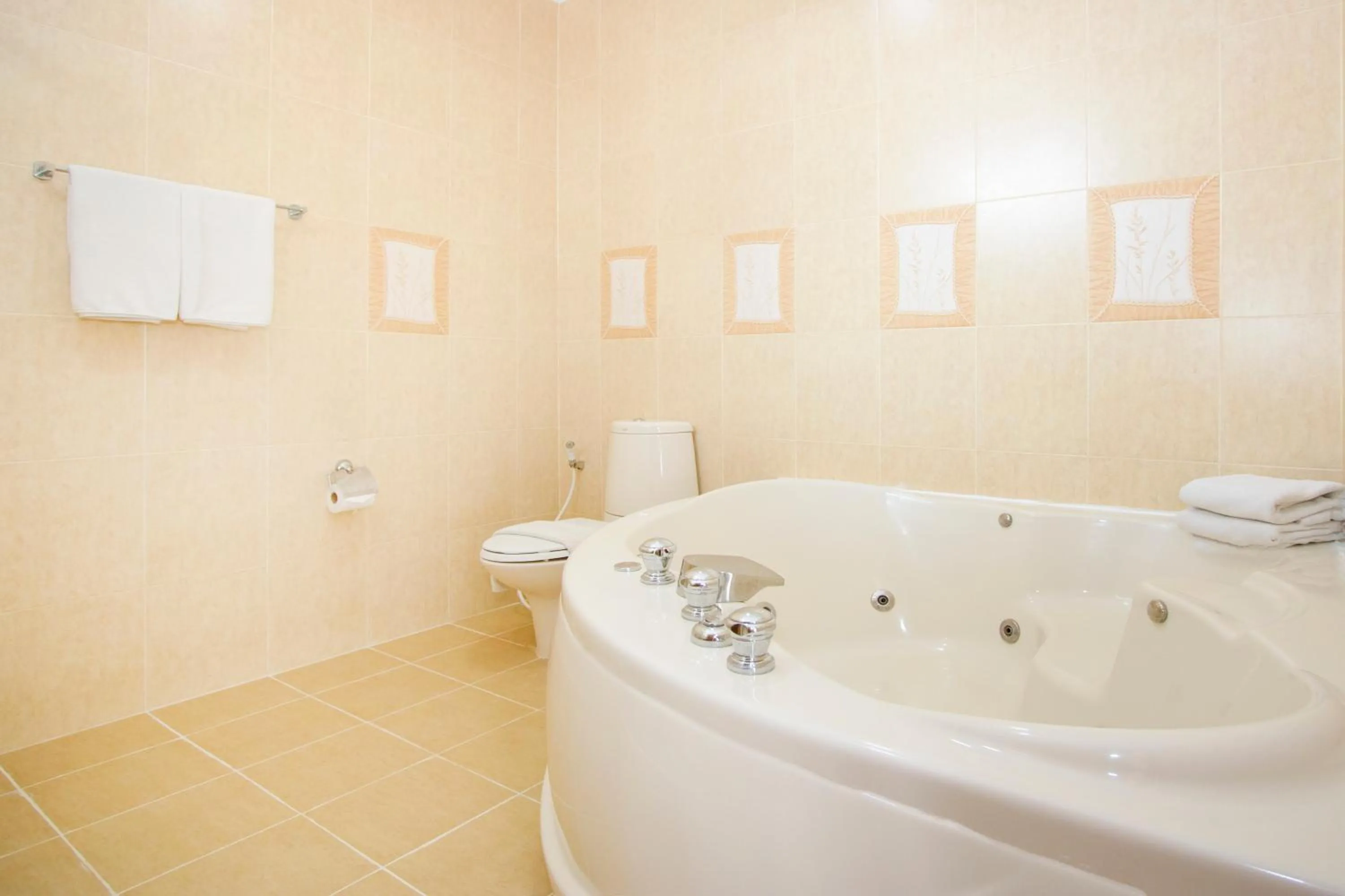 Bathroom in Avoca Pool Villas