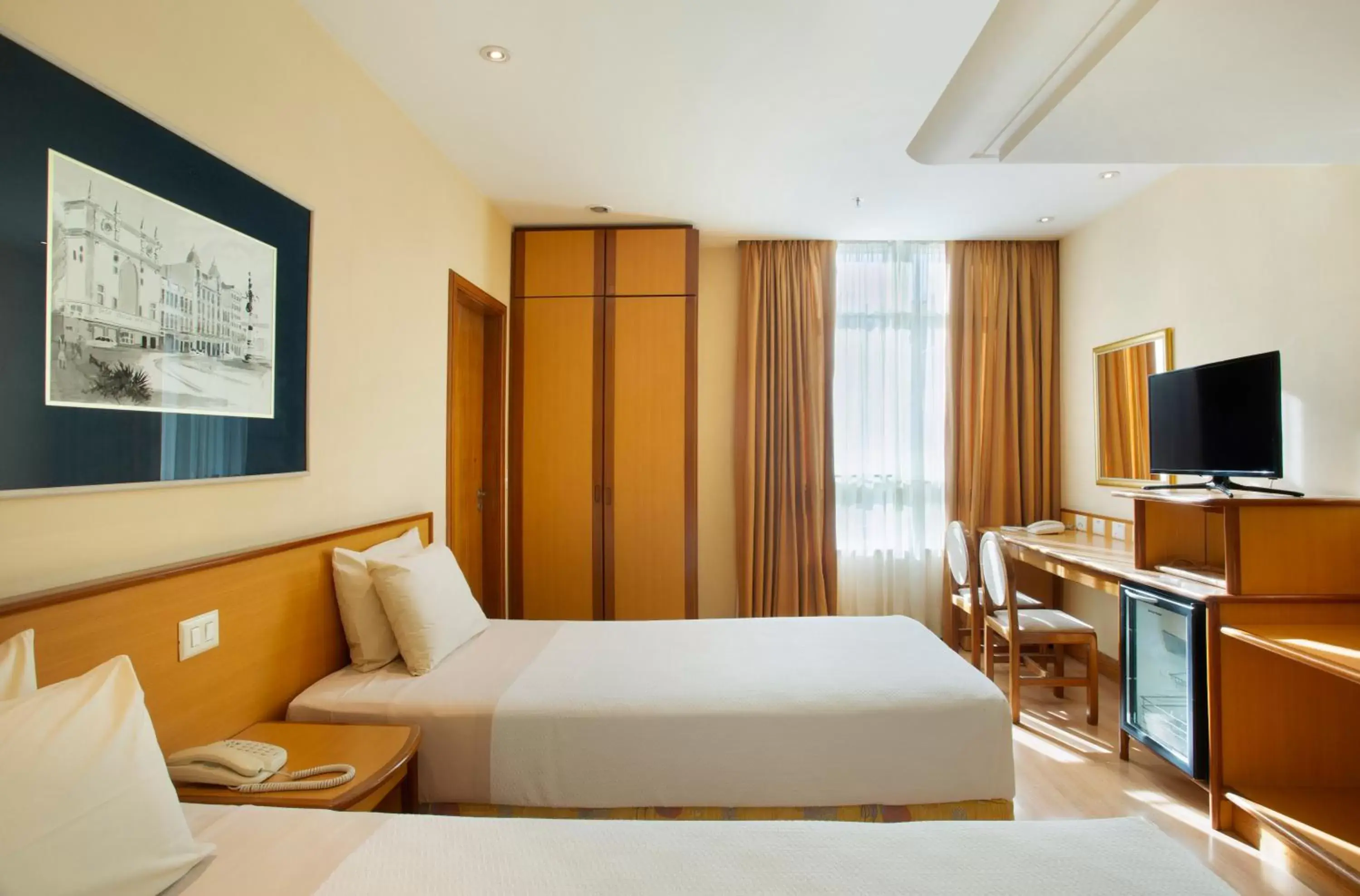 Superior Twin Room - single occupancy in Windsor Asturias Hotel Superior Twin Room - single occupancy in Windsor Asturias Hotel