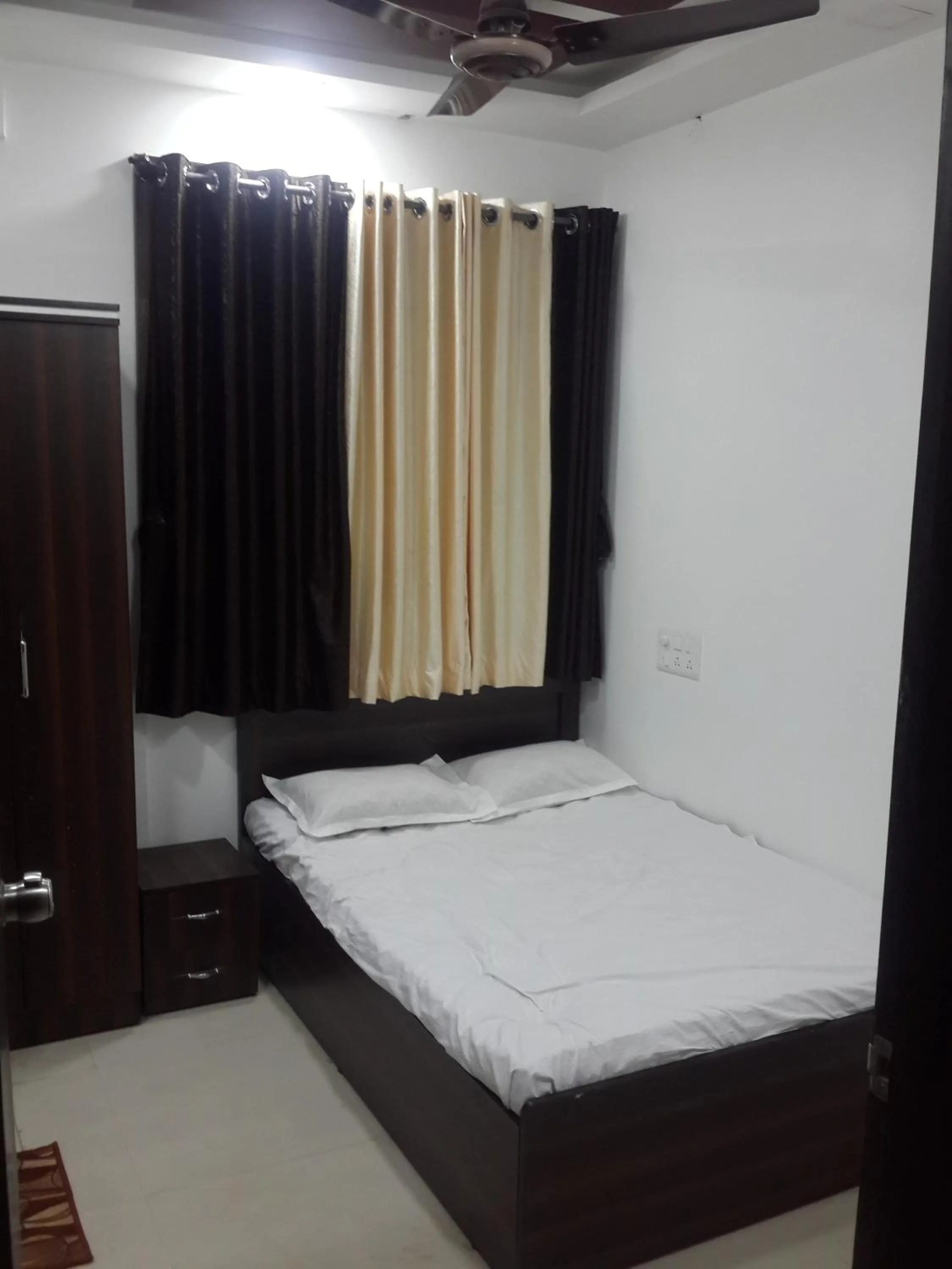 Other, Bed in Hotel Holiday Era Opposite Railway Station