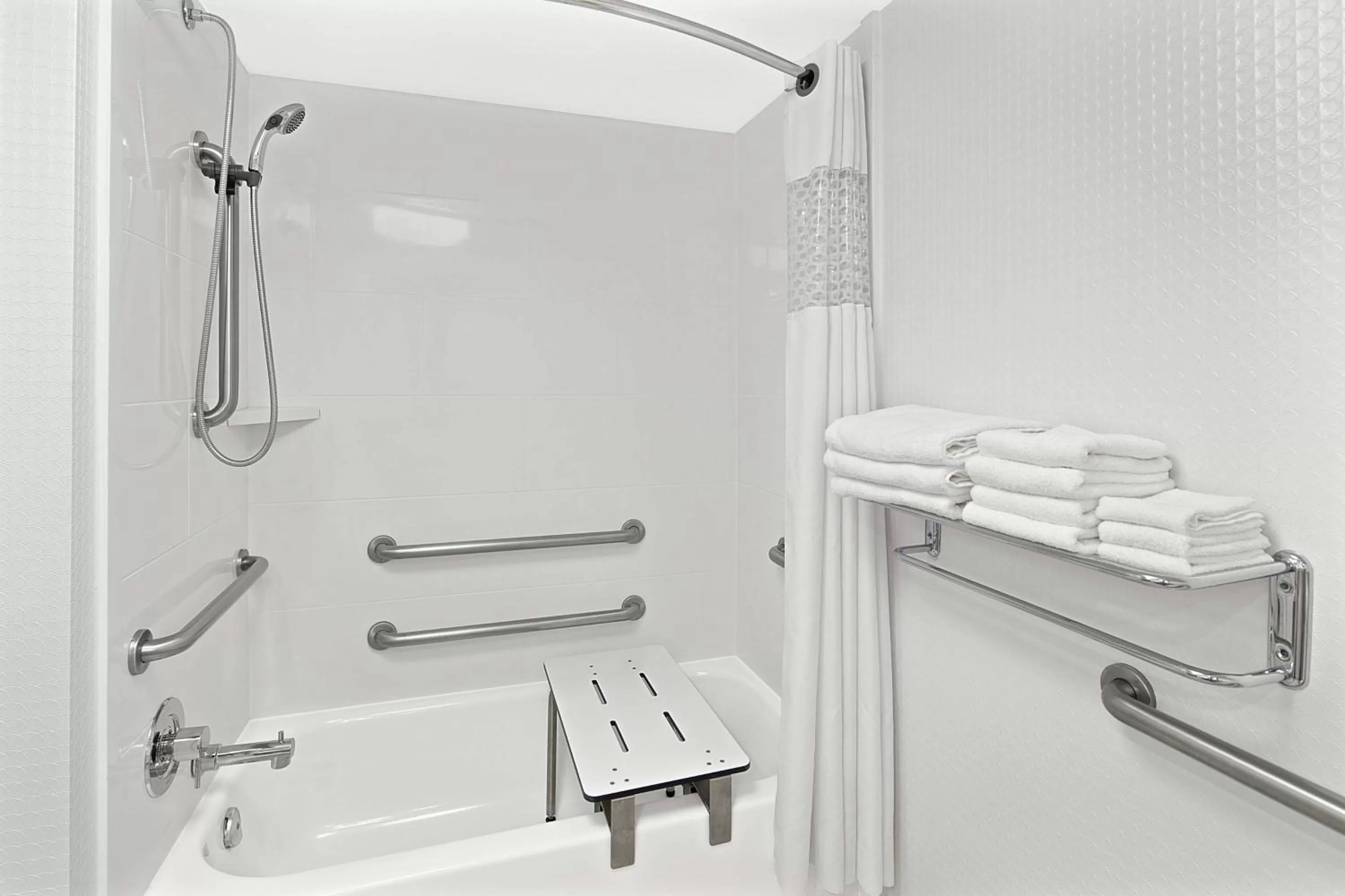 Bed in Hampton Inn Atlanta-Newnan