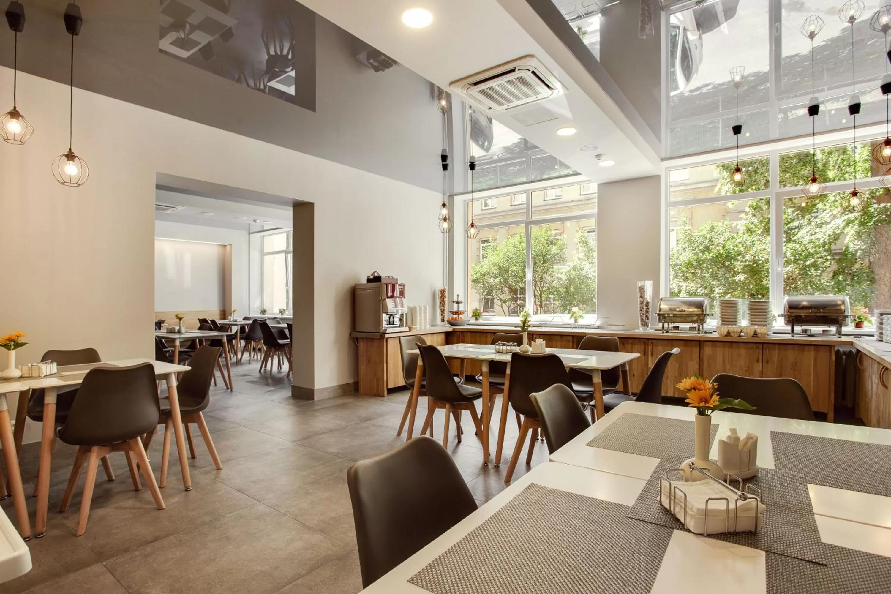 Restaurant/places to eat in Old Town Trio