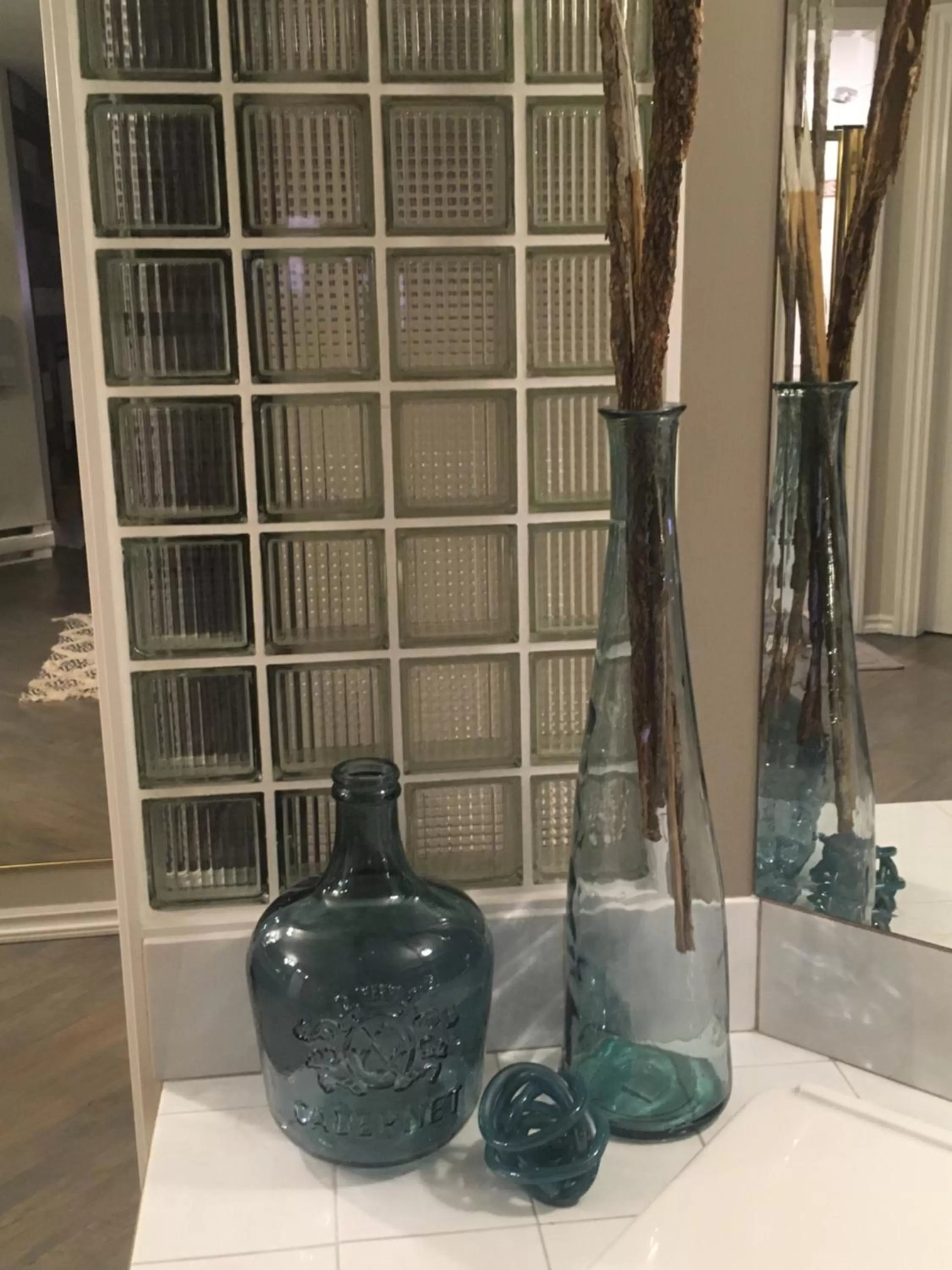 Decorative detail in Long Lake Waterfront Bed and Breakfast