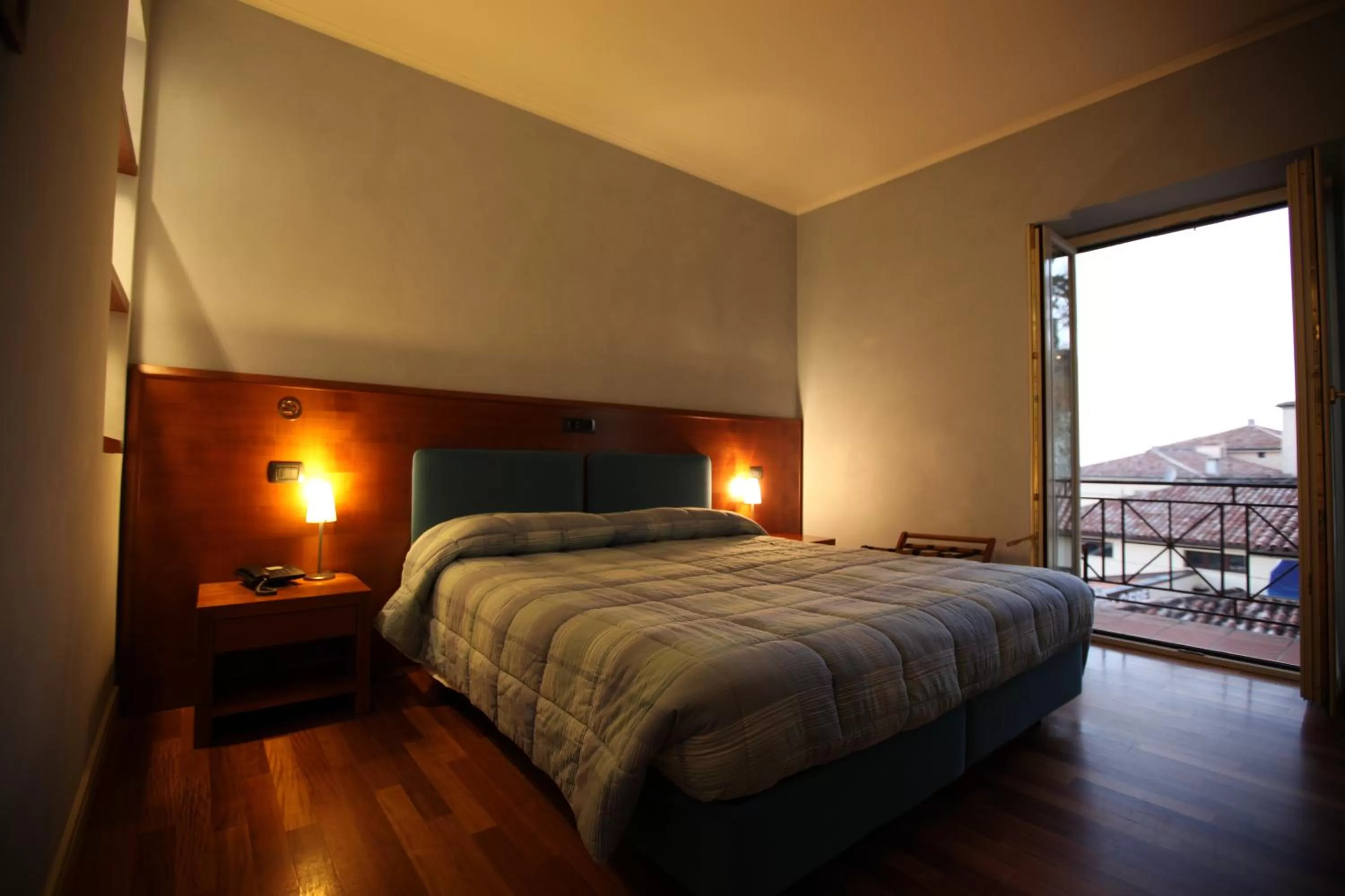 Day, Bed in Hotel Rosa