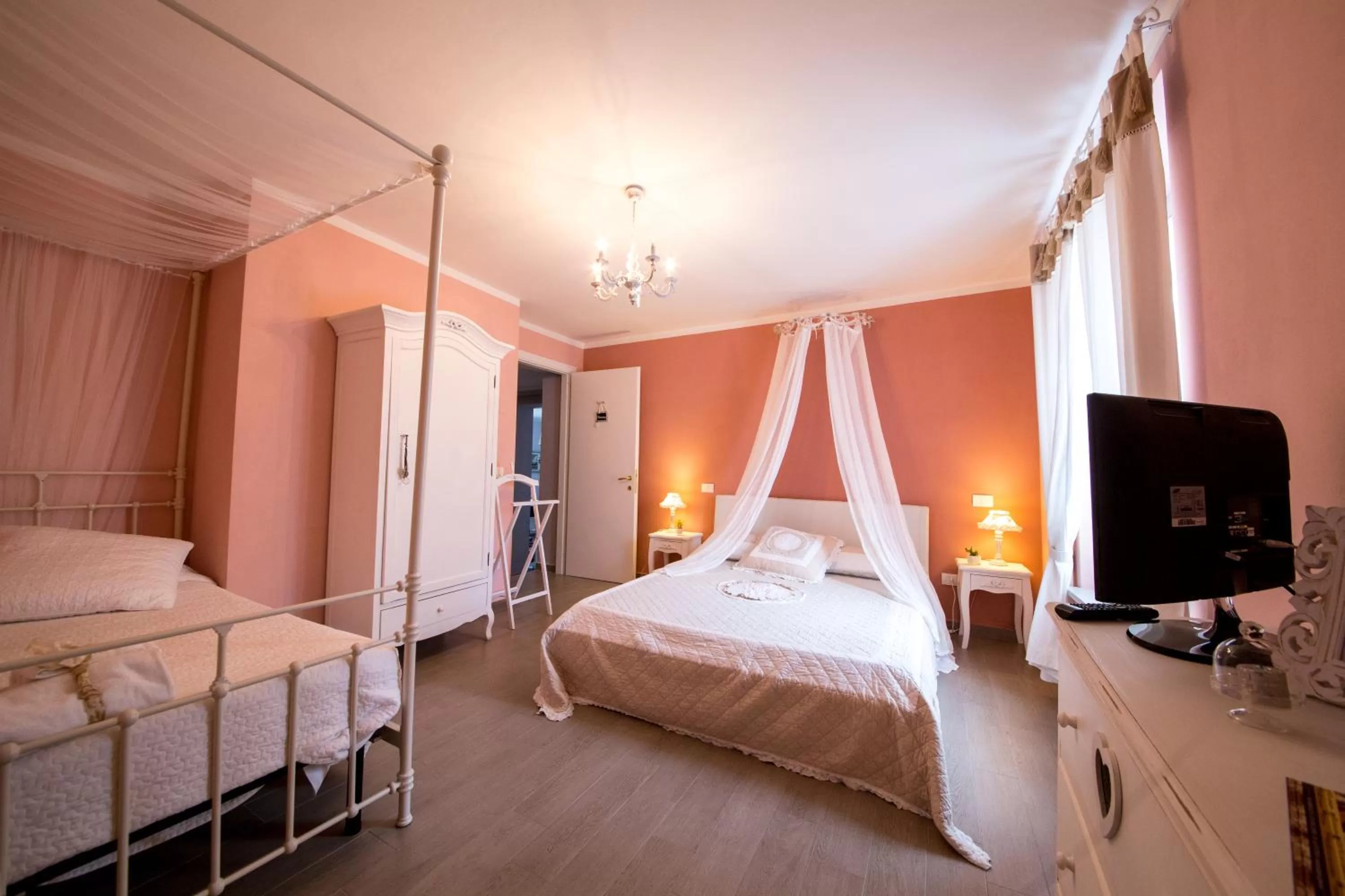 Deluxe Triple Room with Private Bathroom in La Vecchia Tenenza B&B