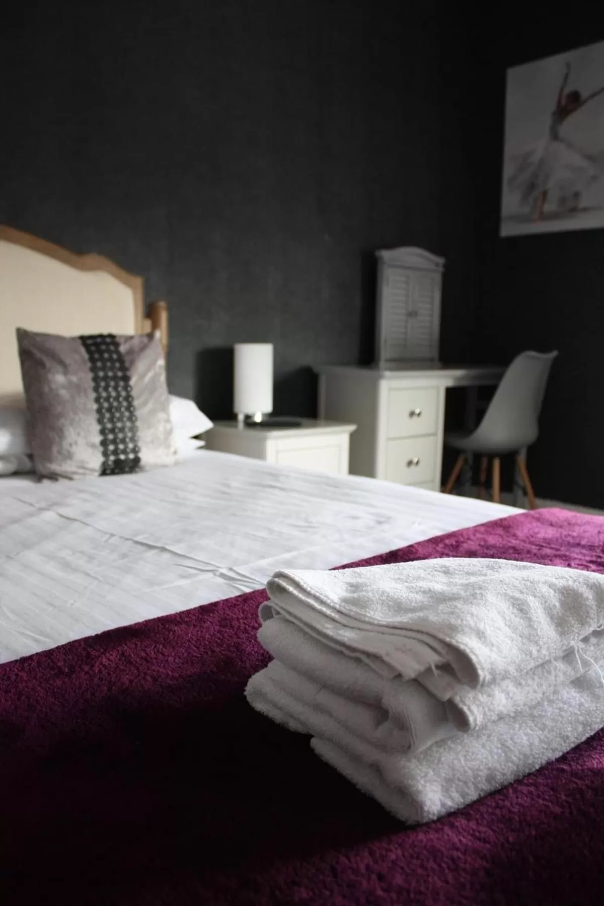 Bed in Watton Vibe Hotel