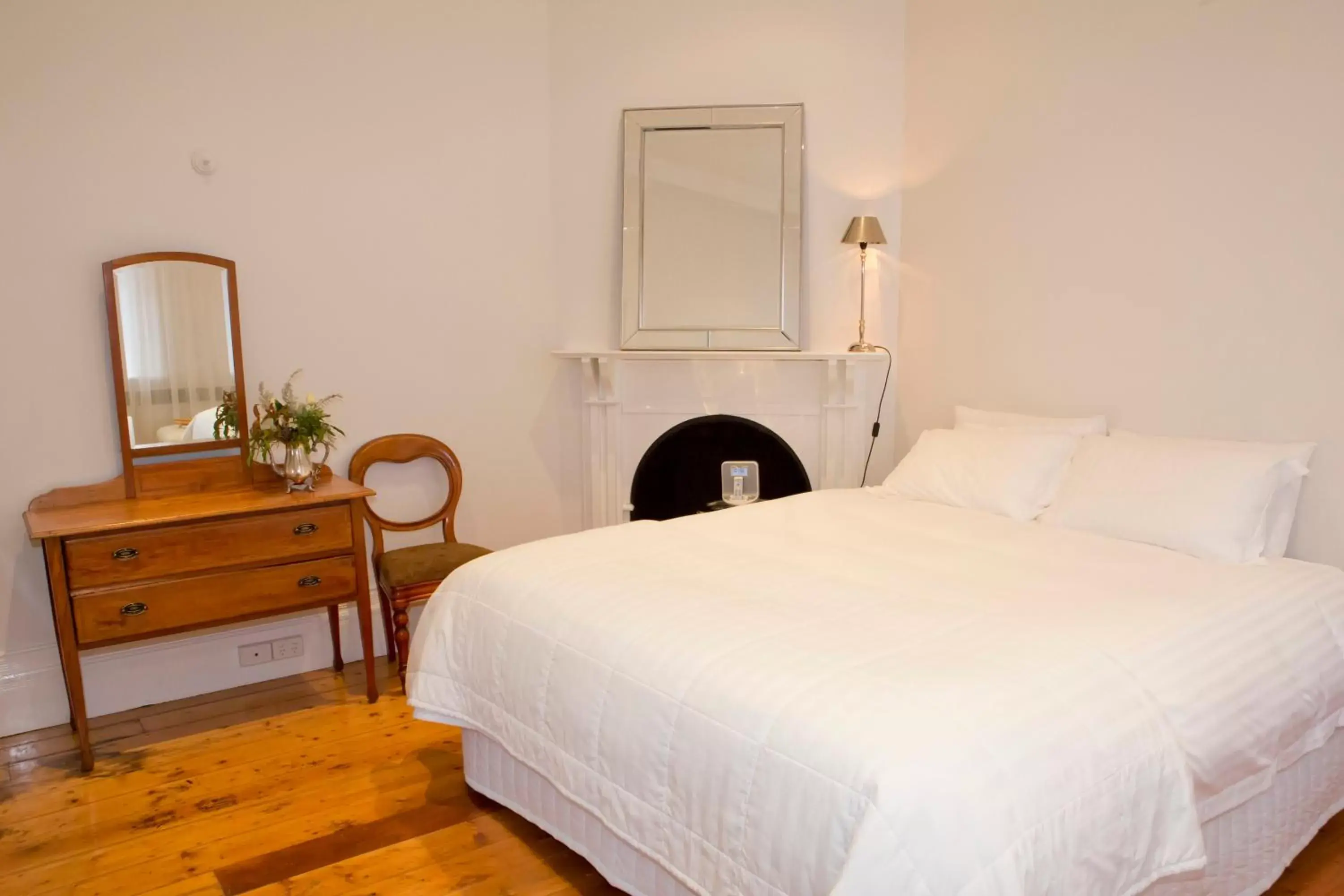 One-Bedroom Apartment in Mollisons One-Bedroom Apartment in Mollisons