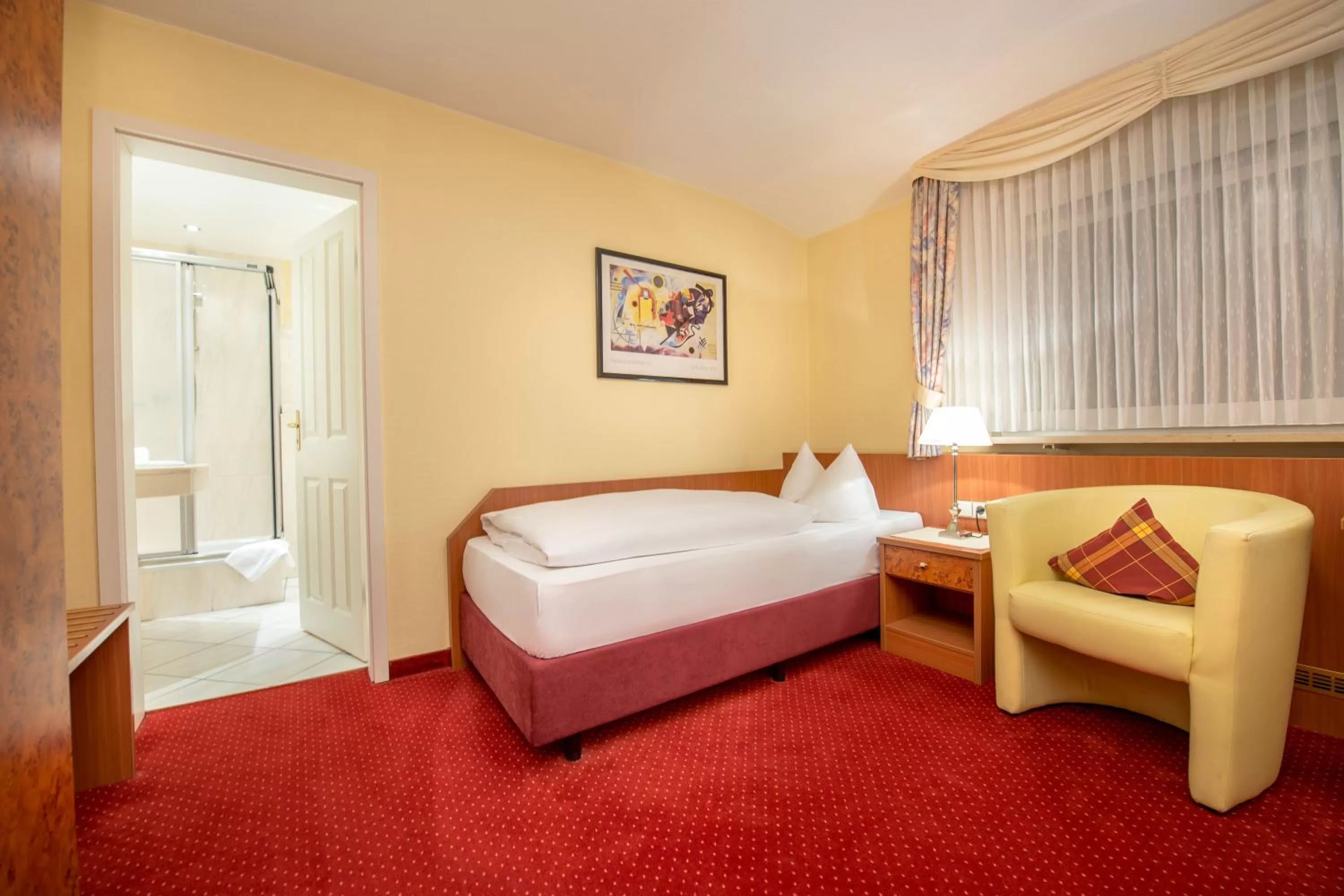 Photo of the whole room, Bed in Hotel Hennies