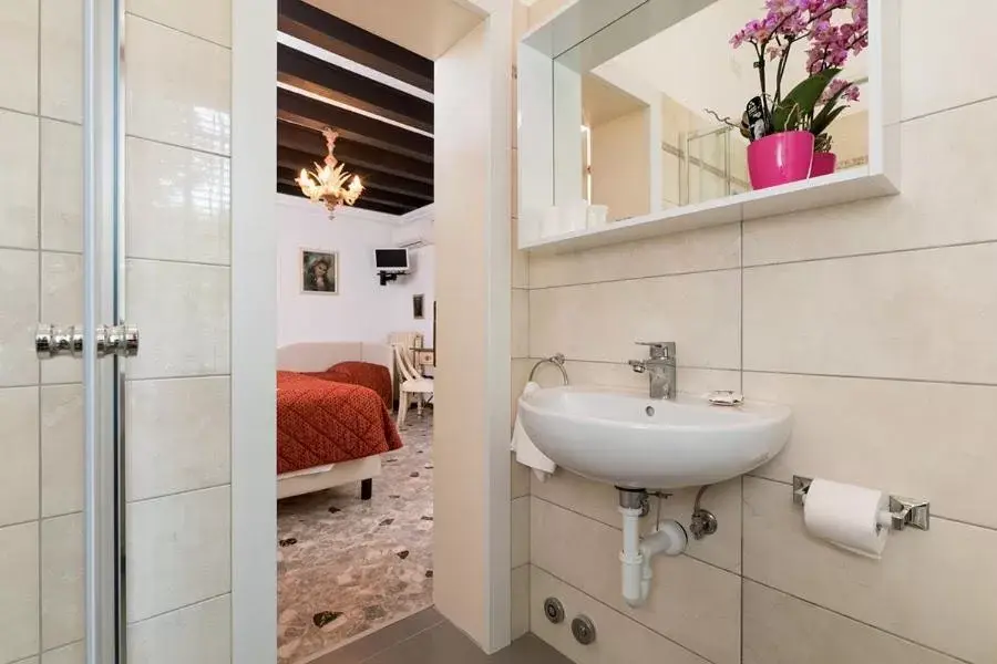 Double Room - single occupancy in Villa Albertina Double Room - single occupancy in Villa Albertina