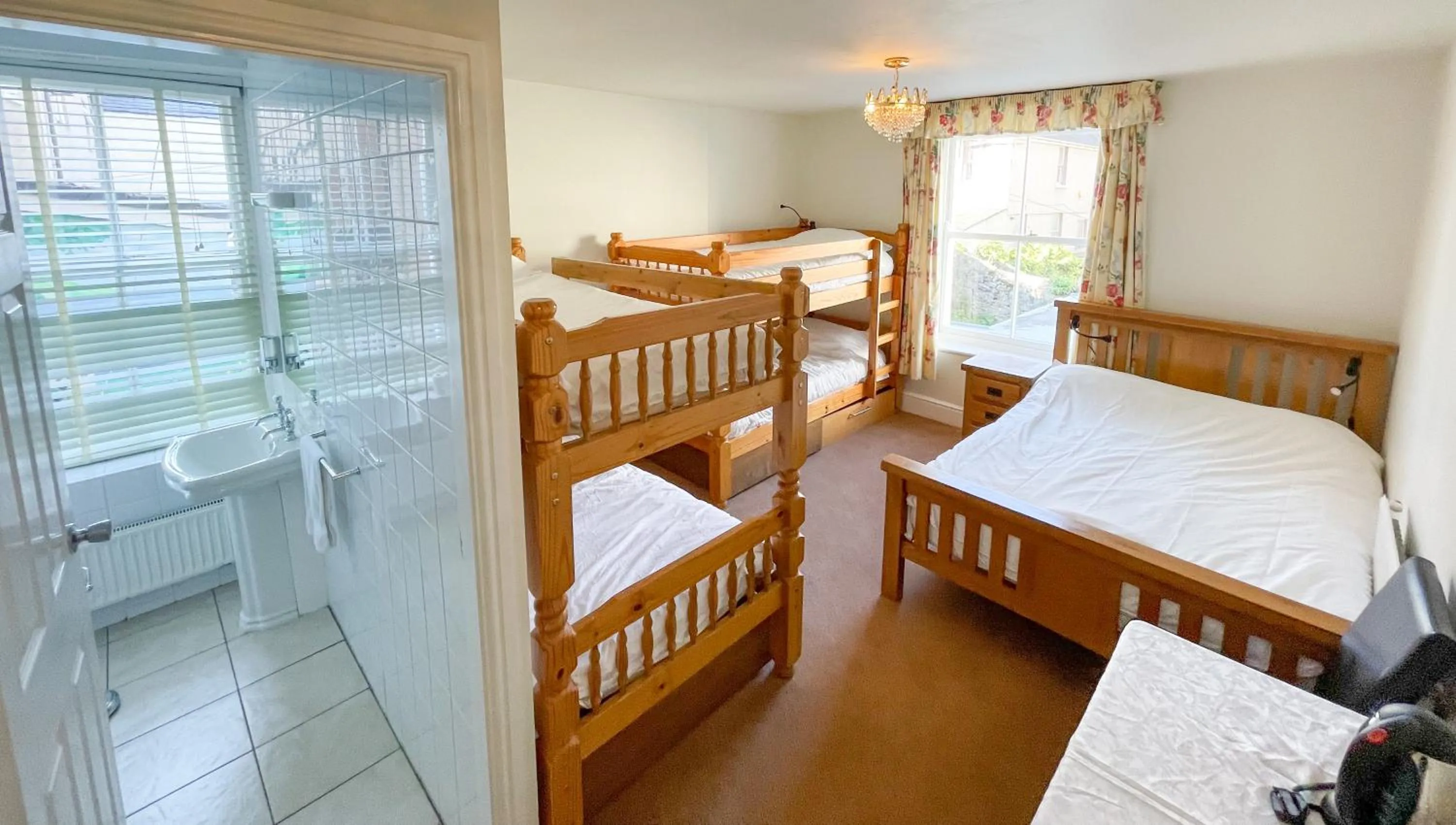 Shower, Bed in Llandudno Hostel