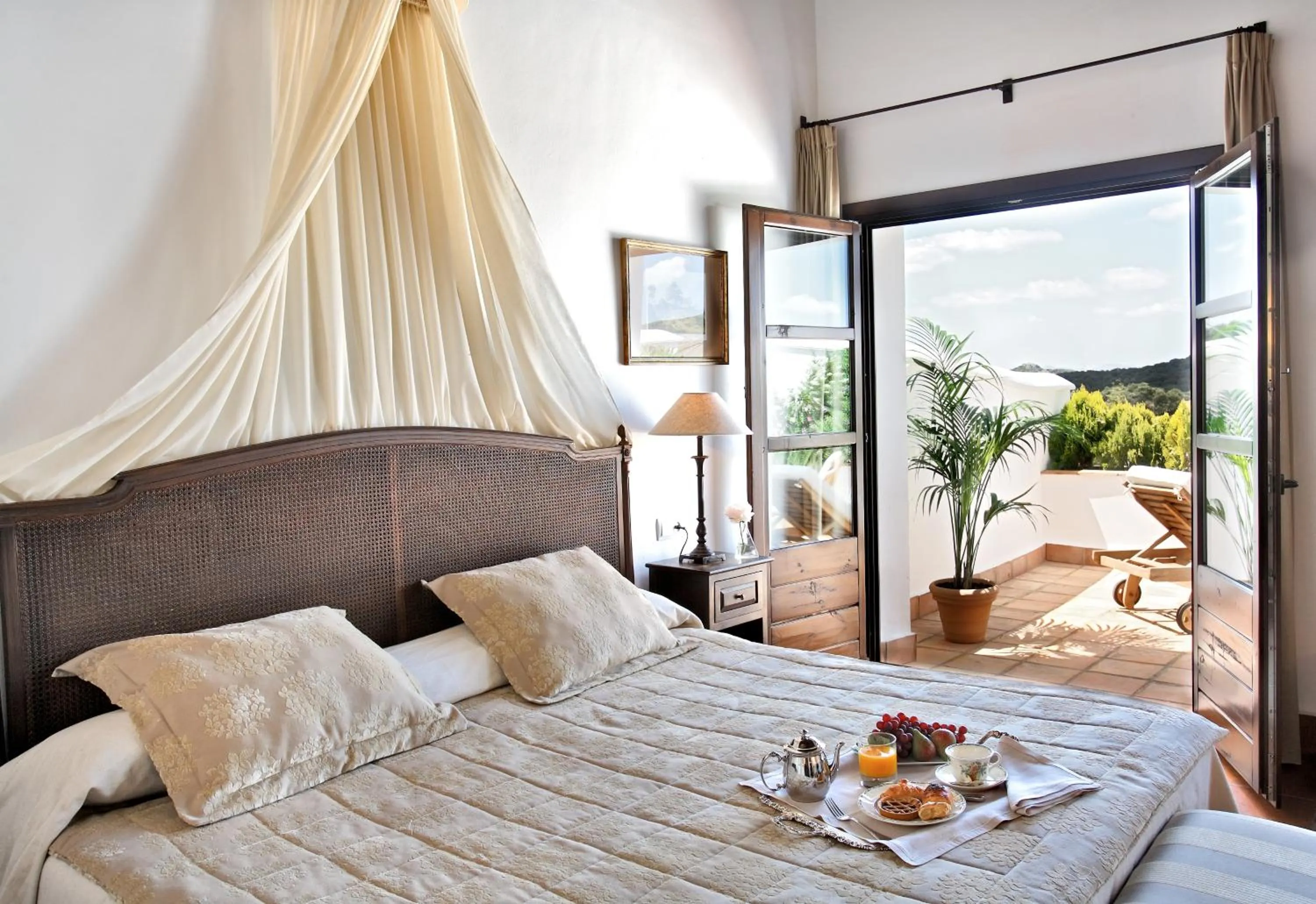 Bed in Finca La Bobadilla - The Leading Hotels of the World